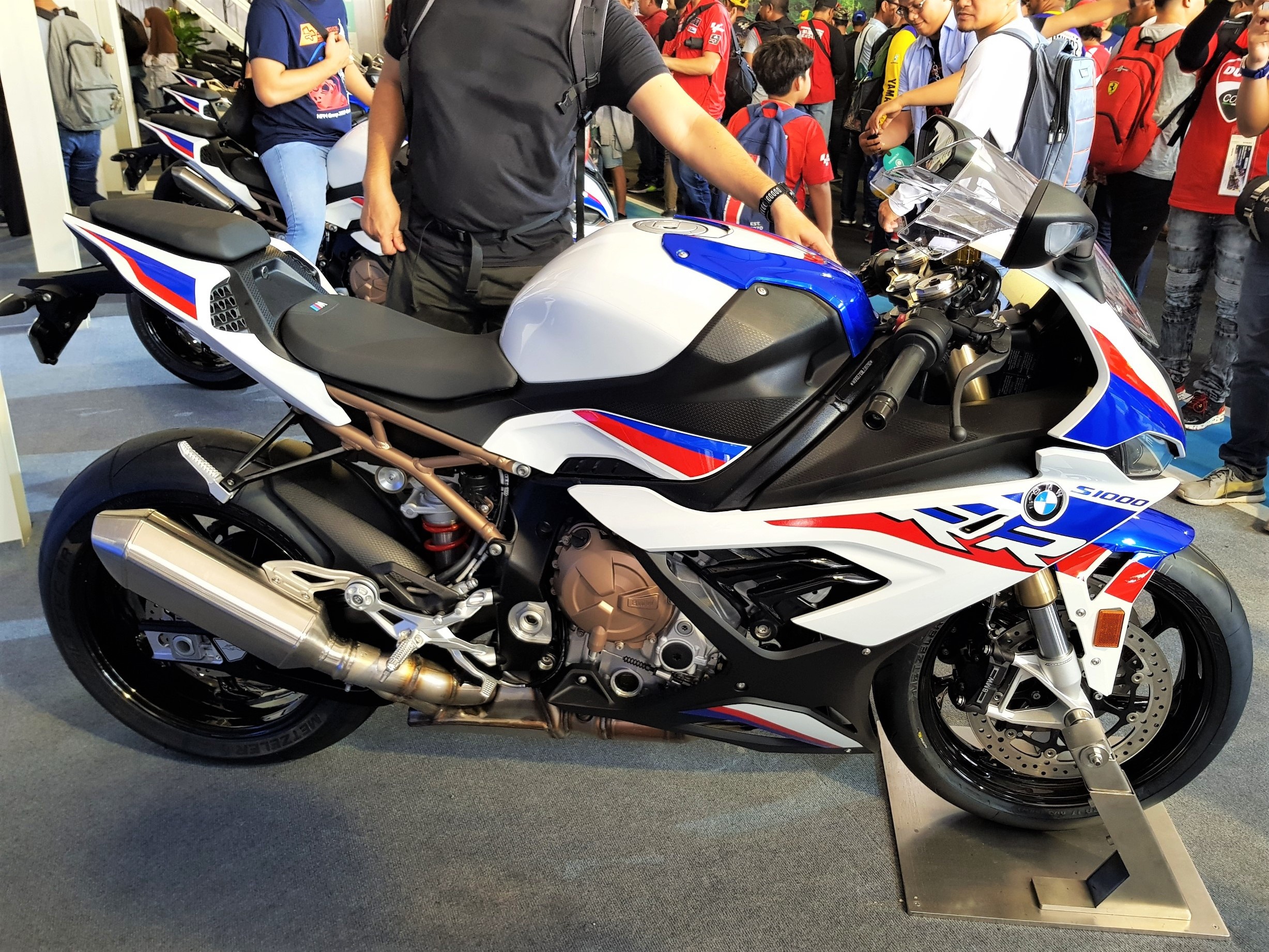 BMW S 1000 RR 2019 chot gia gan 1 ty dong anh 2