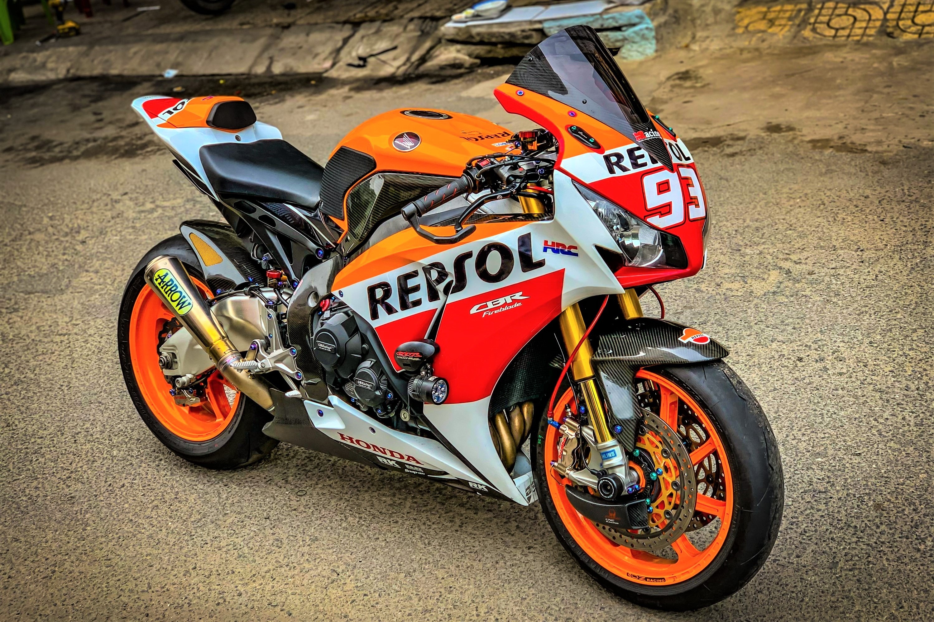 Honda CBR1000RR lot xac voi trang bi thua tu xe dua MotoGP hinh anh