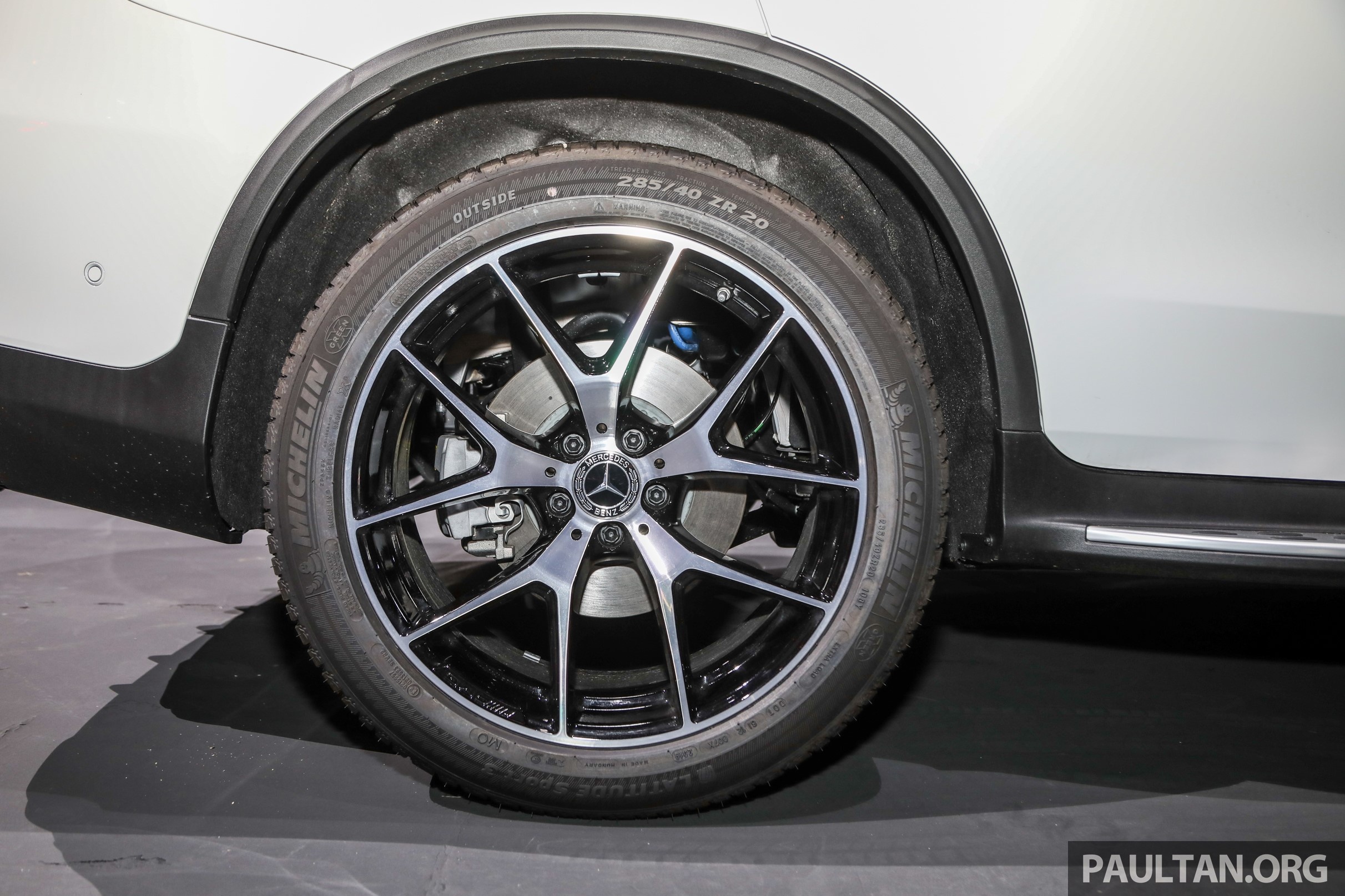 Mercedes-Benz GLC 300 Coupe ra mat anh 5