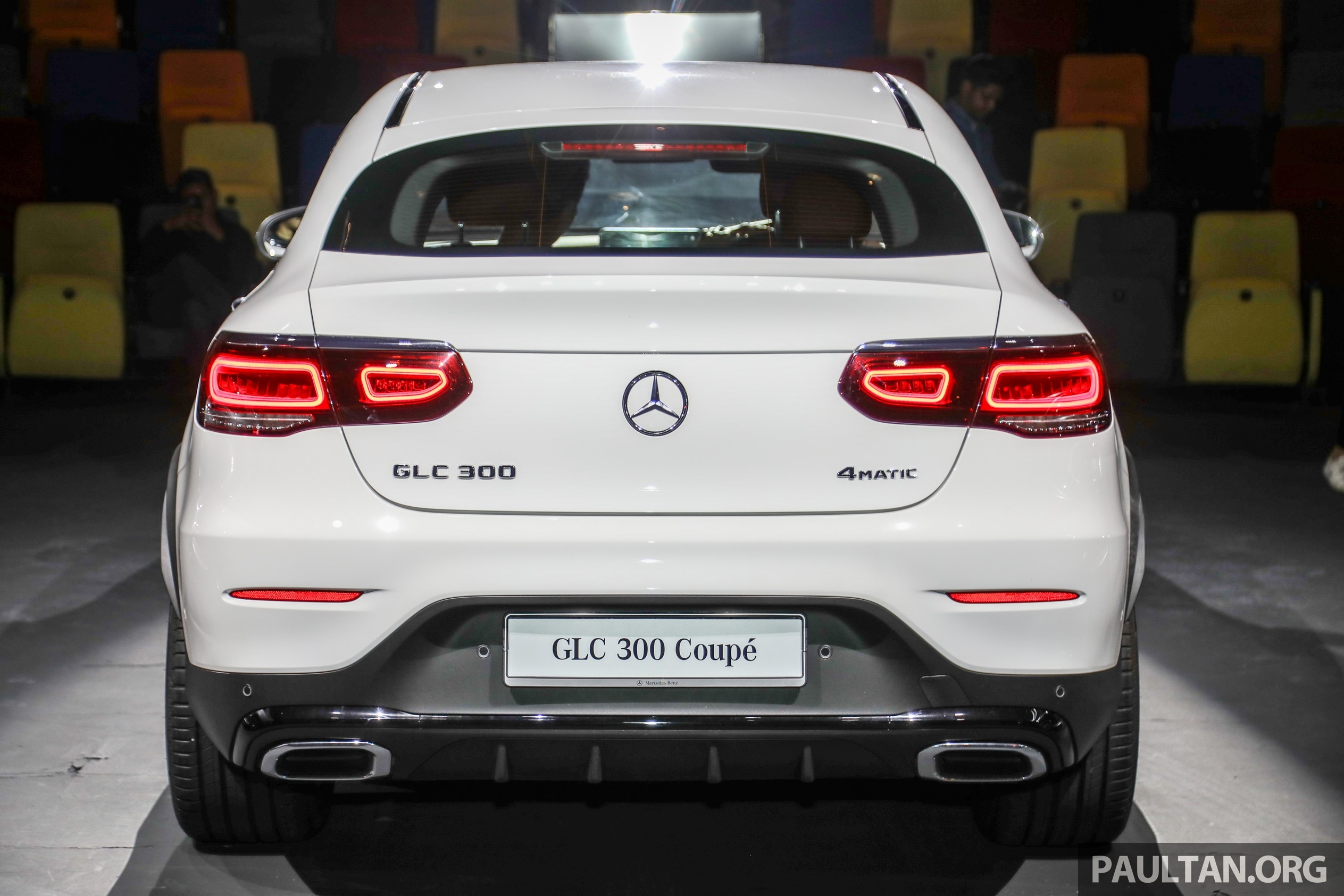 Mercedes-Benz GLC 300 Coupe ra mat anh 9