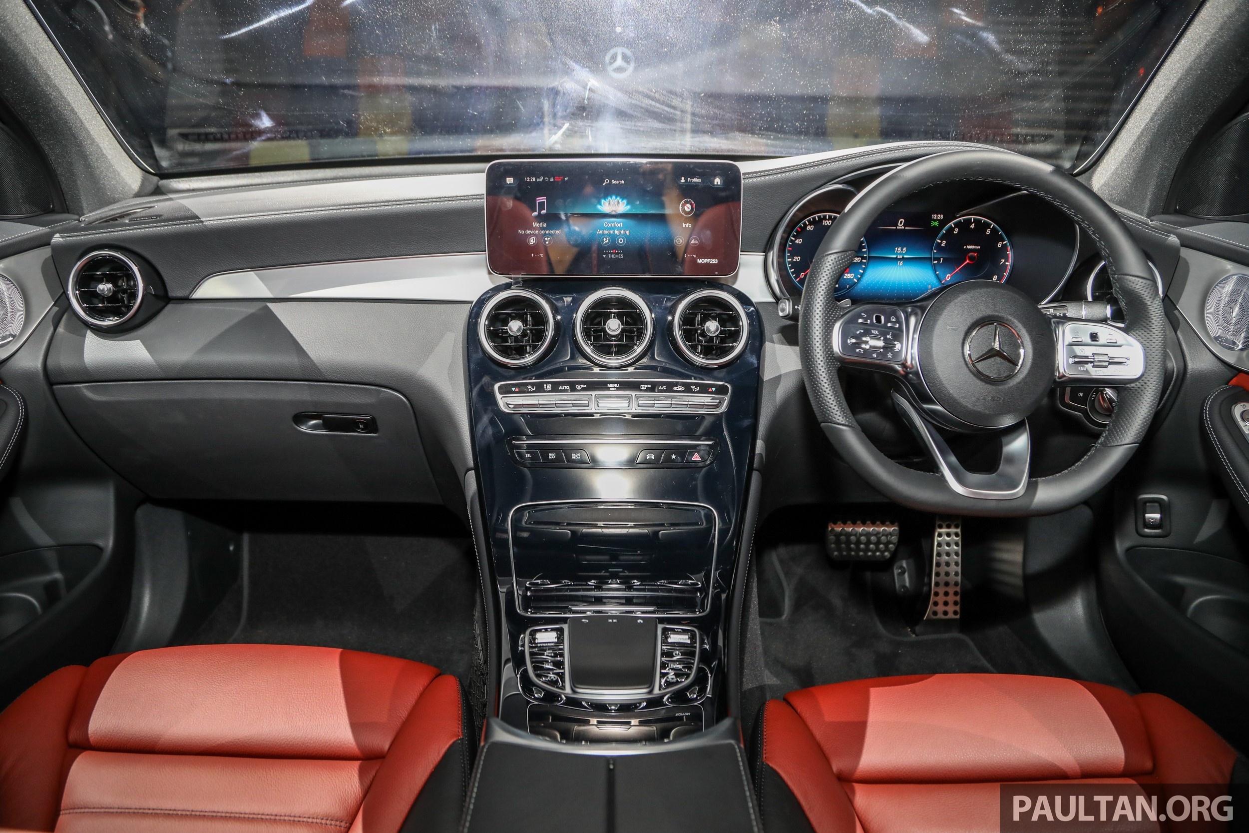 Mercedes-Benz GLC 300 Coupe ra mat anh 10