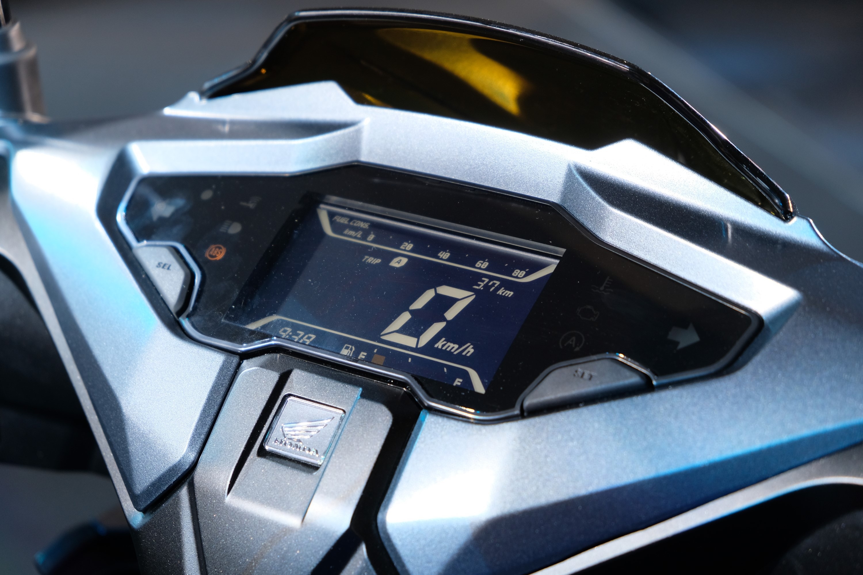 So sánh Honda Air Blade 150 và Yamaha NVX 155 ảnh 9 So sanh Honda Air Blade 150 va Yamaha NVX 155 anh 9