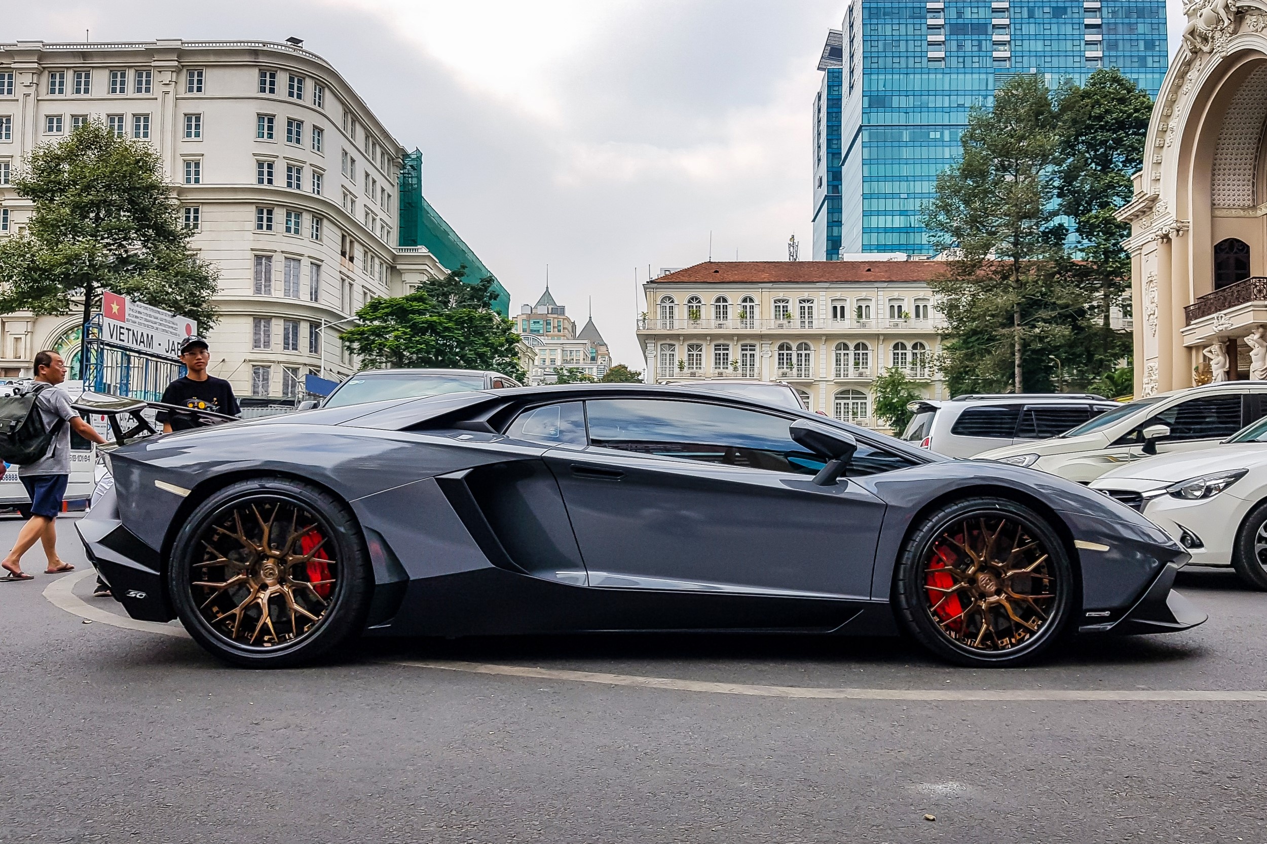 Lamborghini Aventador ban ky niem anh 4
