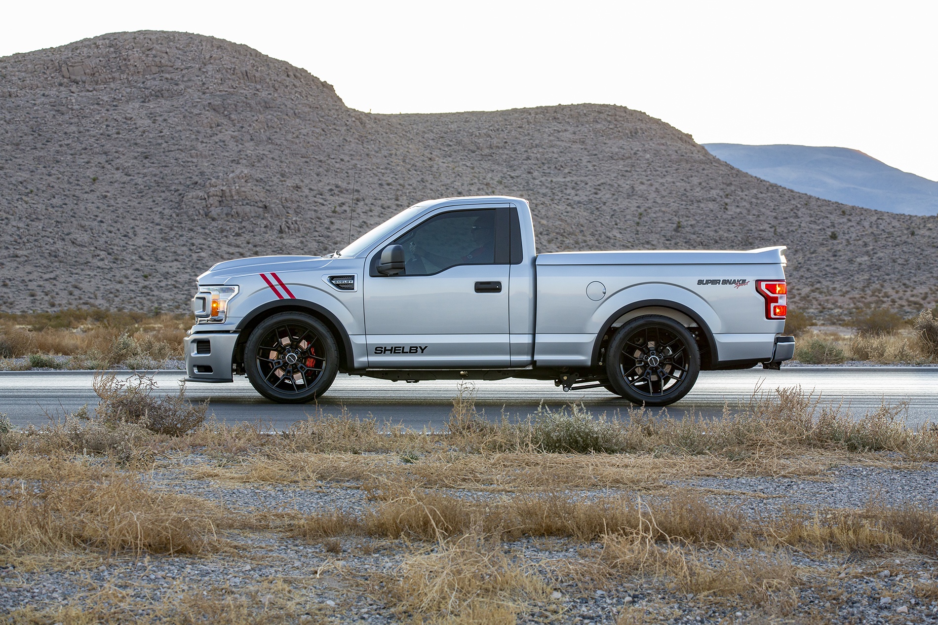 Ford F-150 Super Snake Sport manh 781 ma luc anh 9