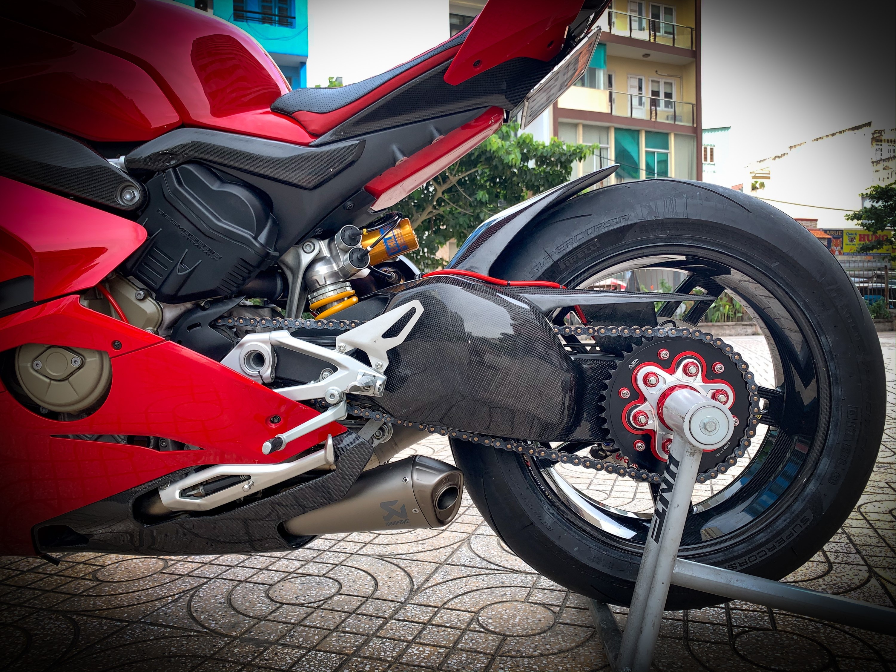 Ducati Panigale V4 S do anh 12