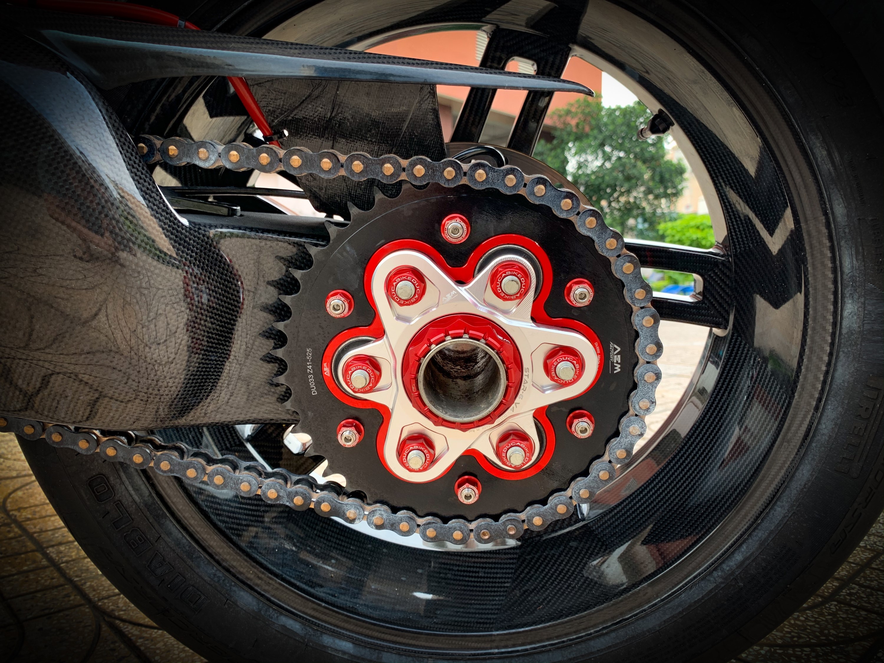 Ducati Panigale V4 S do anh 17