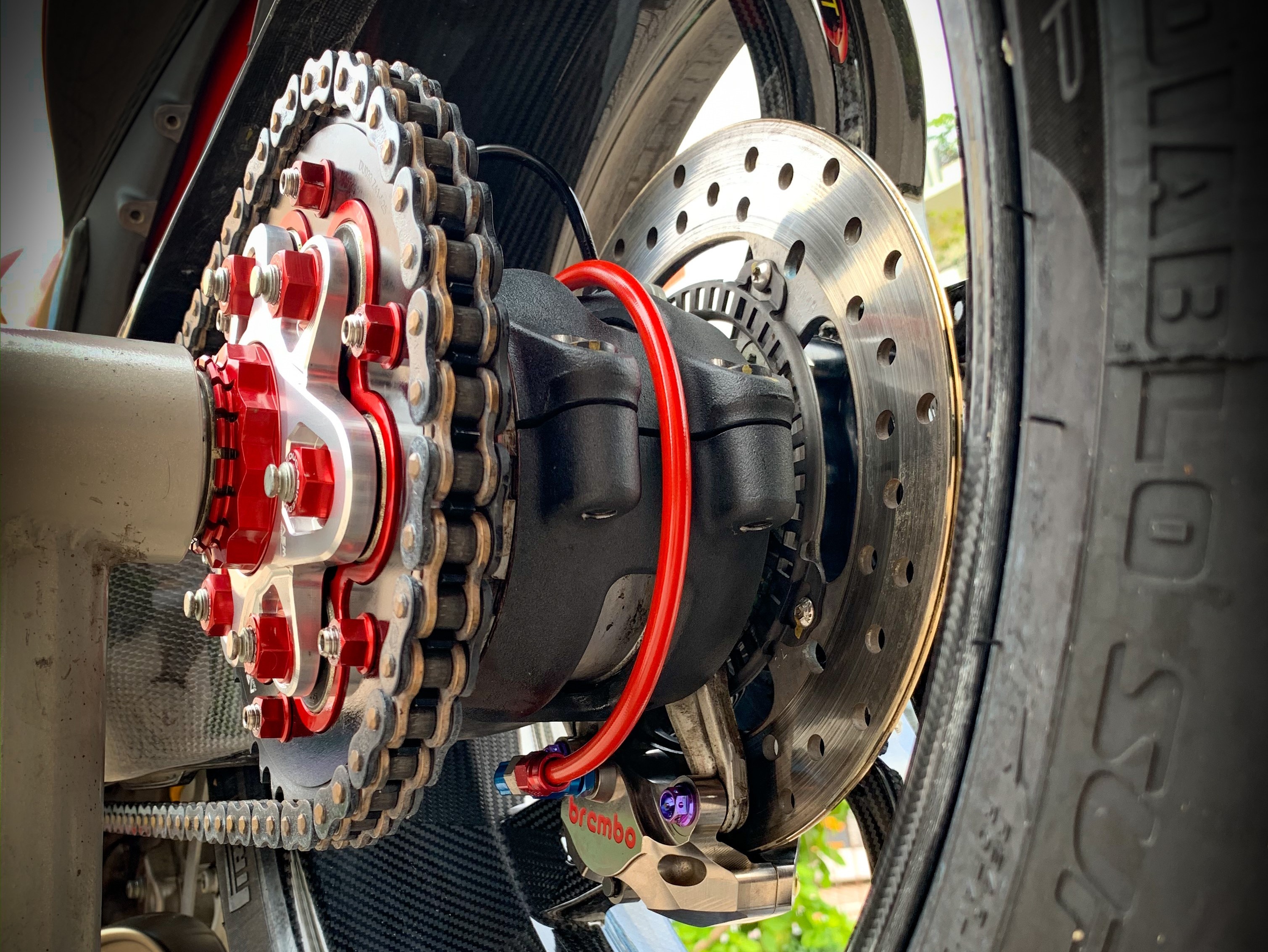 Ducati Panigale V4 S do anh 16