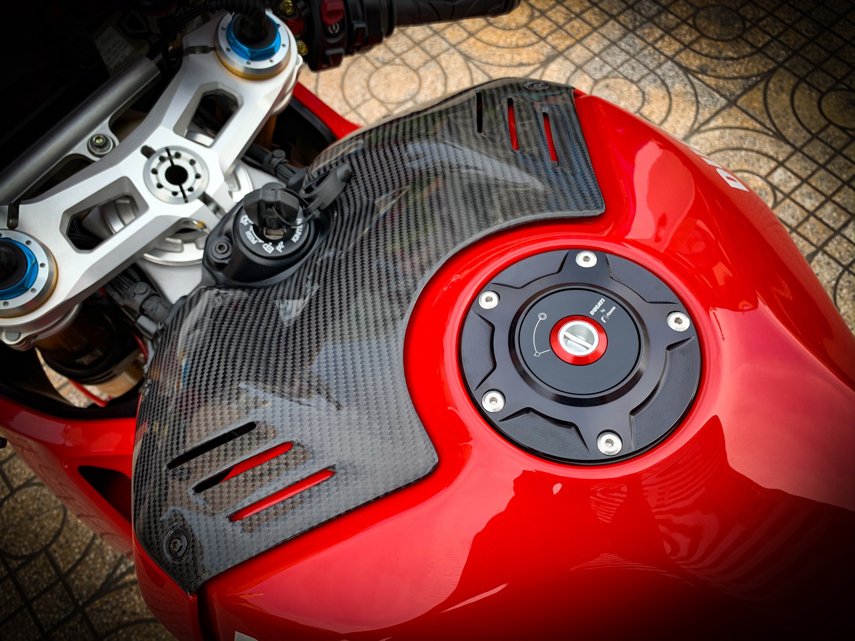 Ducati Panigale V4 S do anh 19