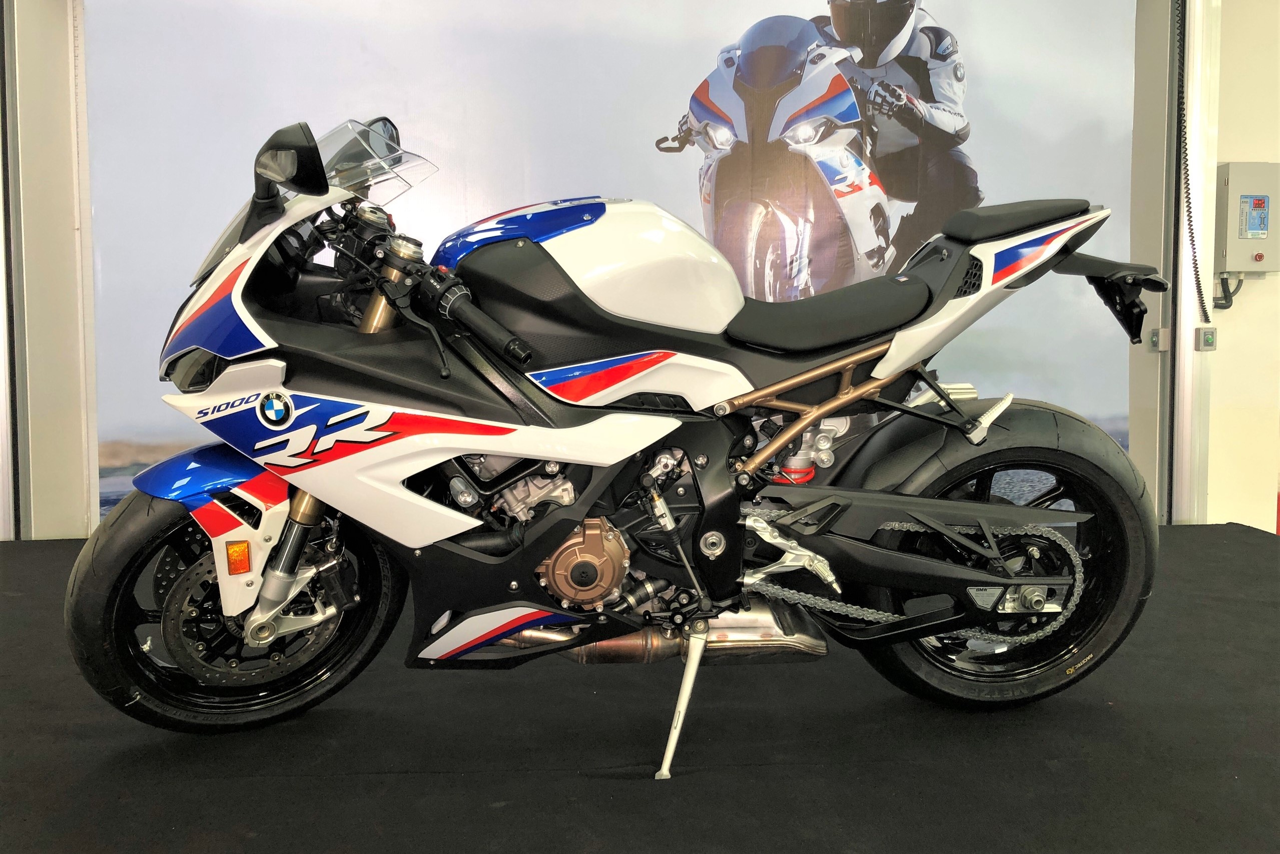 Can canh BMW S 1000 RR 2019 gia 1,1 ty tai Viet Nam hinh anh