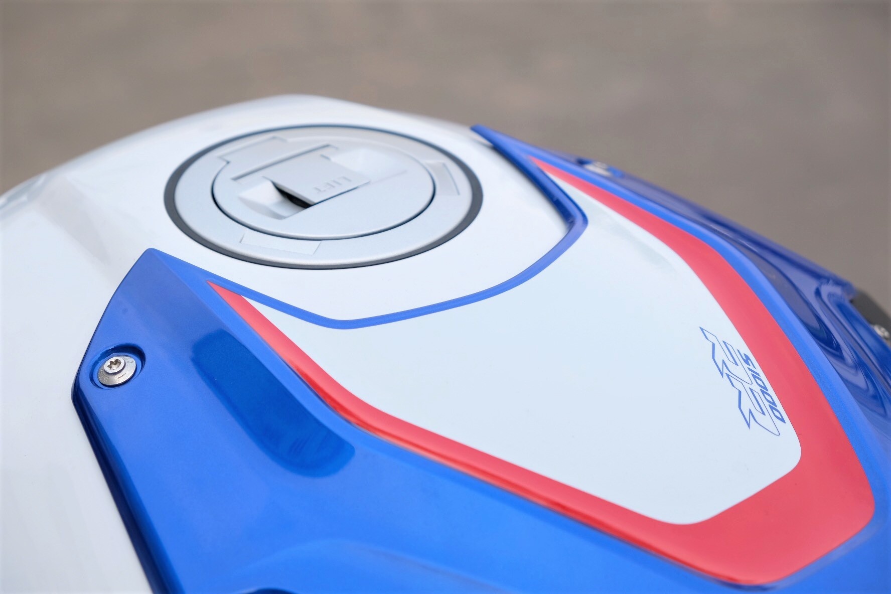 Can canh BMW S 1000 RR 2019 anh 7