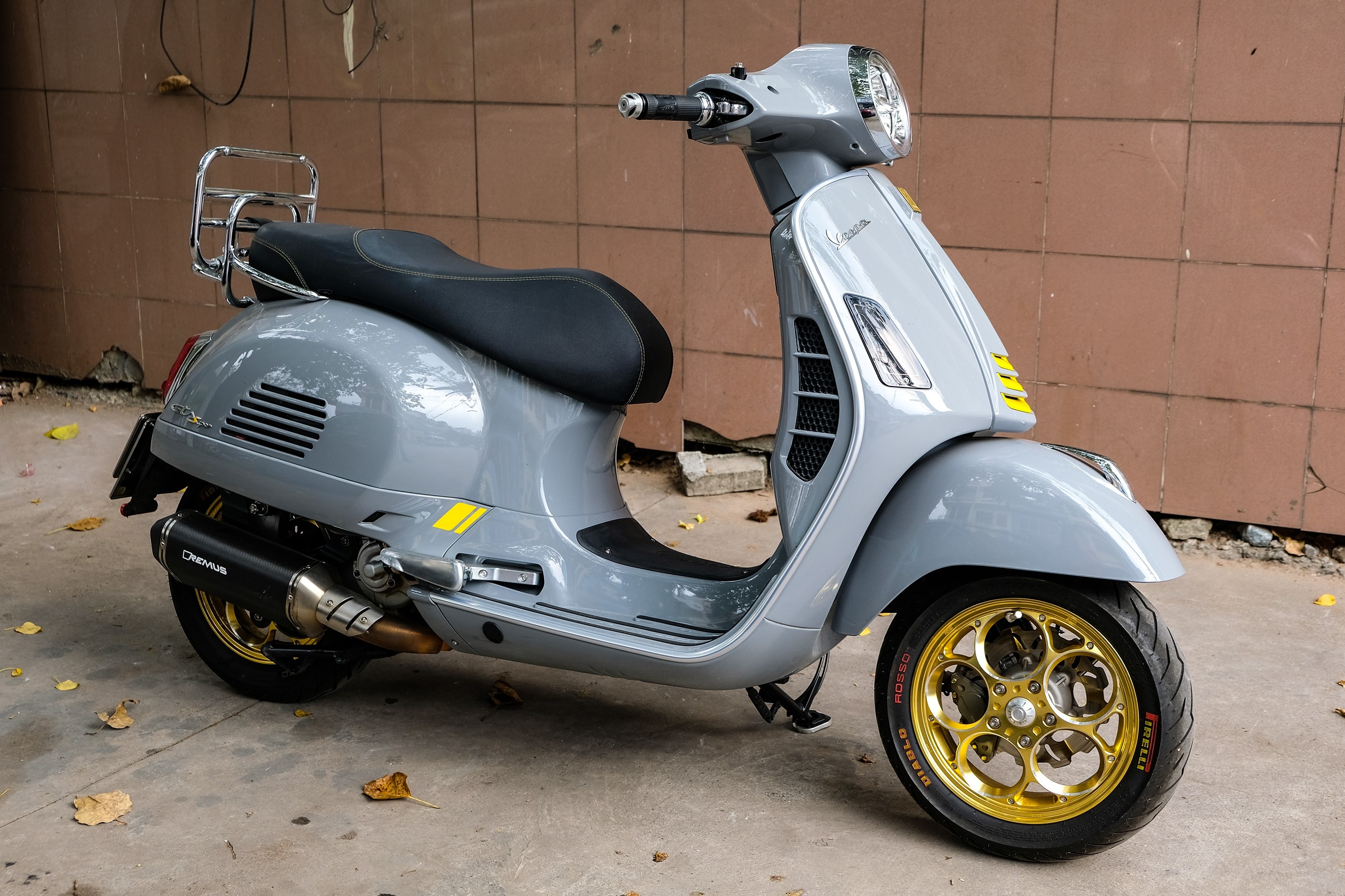 Vespa GTS 300 HPE do 150 trieu anh 2