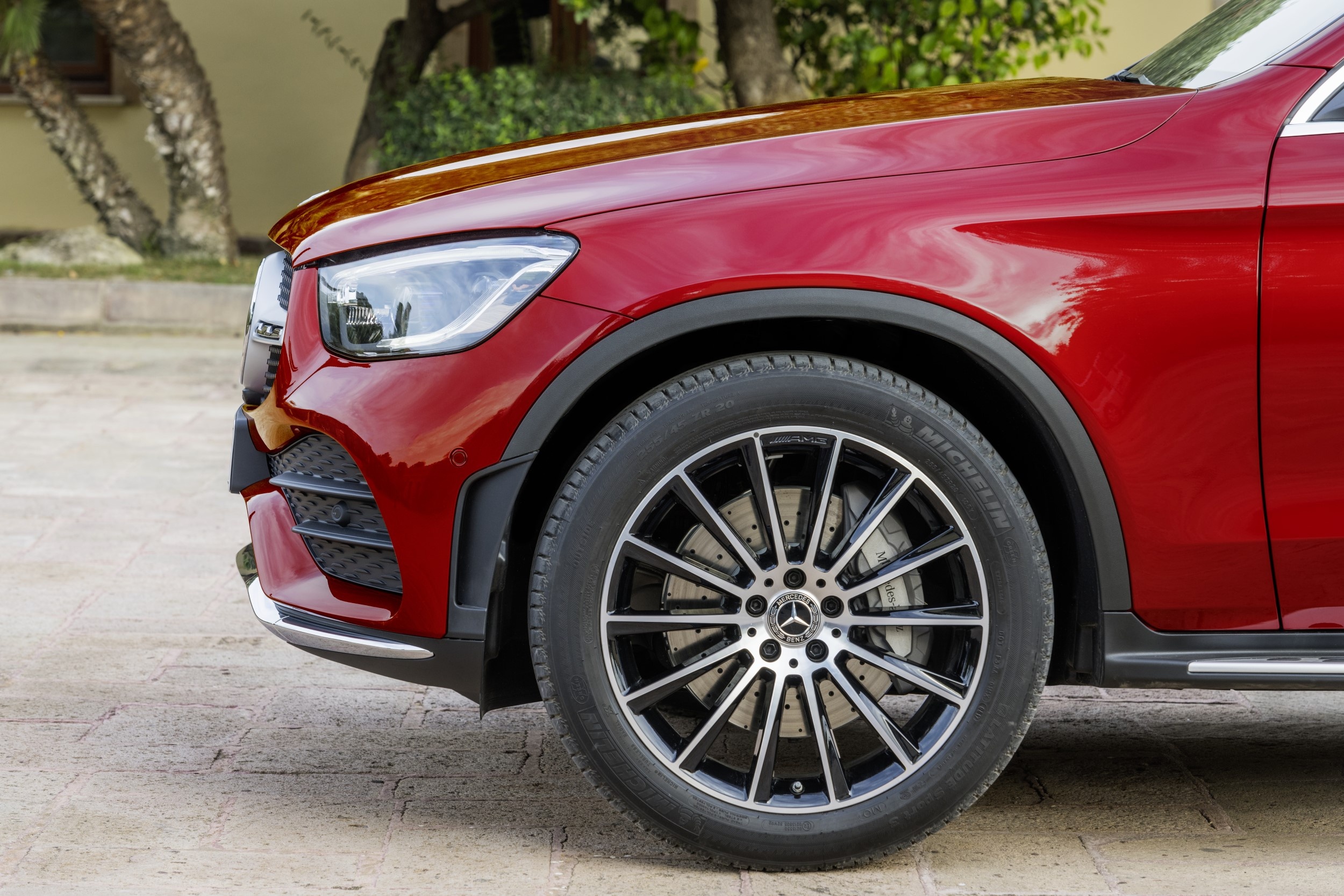 Mercedes-Benz GLC 300 4Matic giá 2, 56 tỷ ảnh 5 Mercedes-Benz GLC 300 4Matic gia 2, 56 ty anh 5