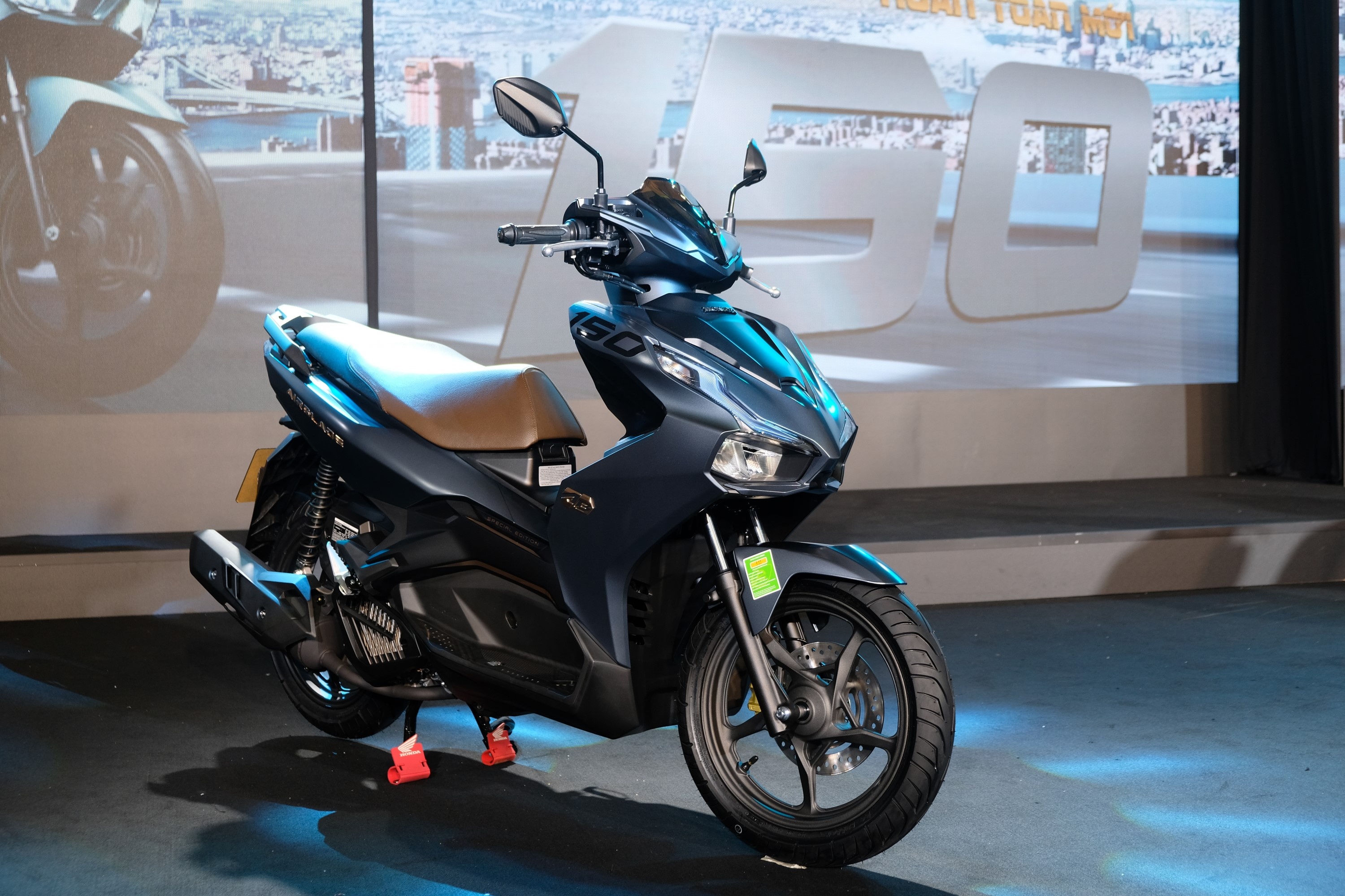 Nhung mau xe choi tet anh 4