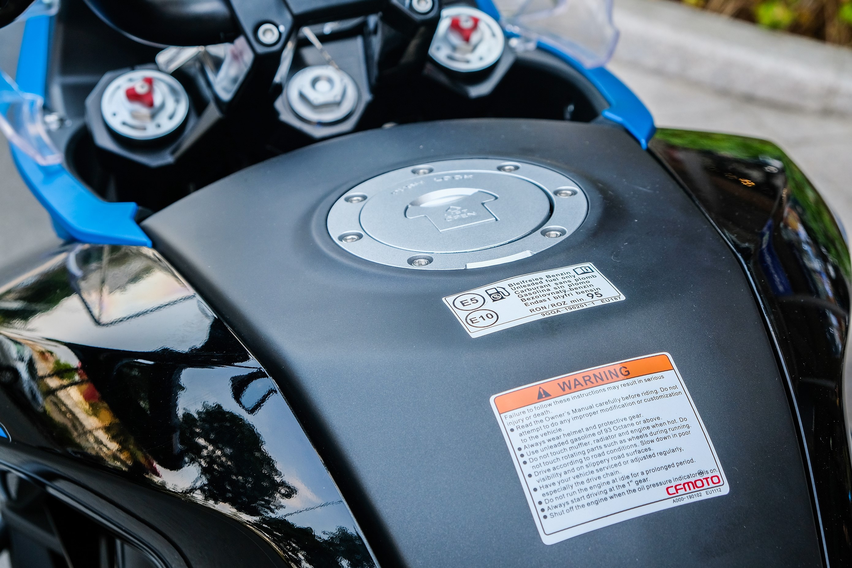 Can canh CFMoto 650MT anh 8