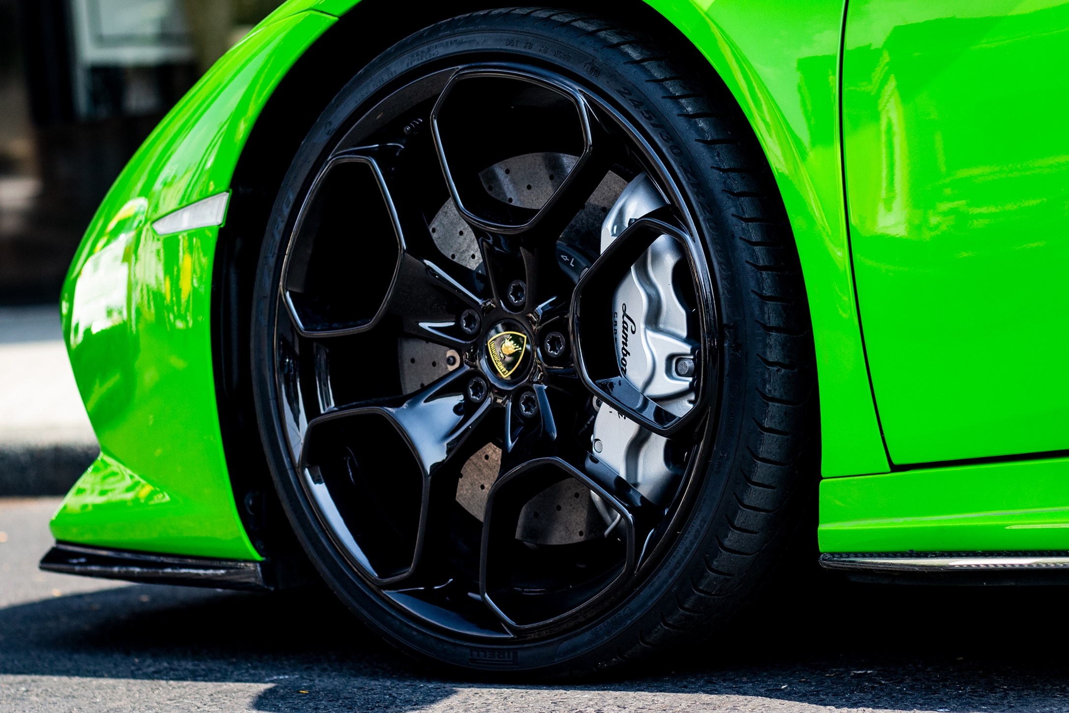 Bo doi Lamborghini Huracan mau com noi bat anh 19