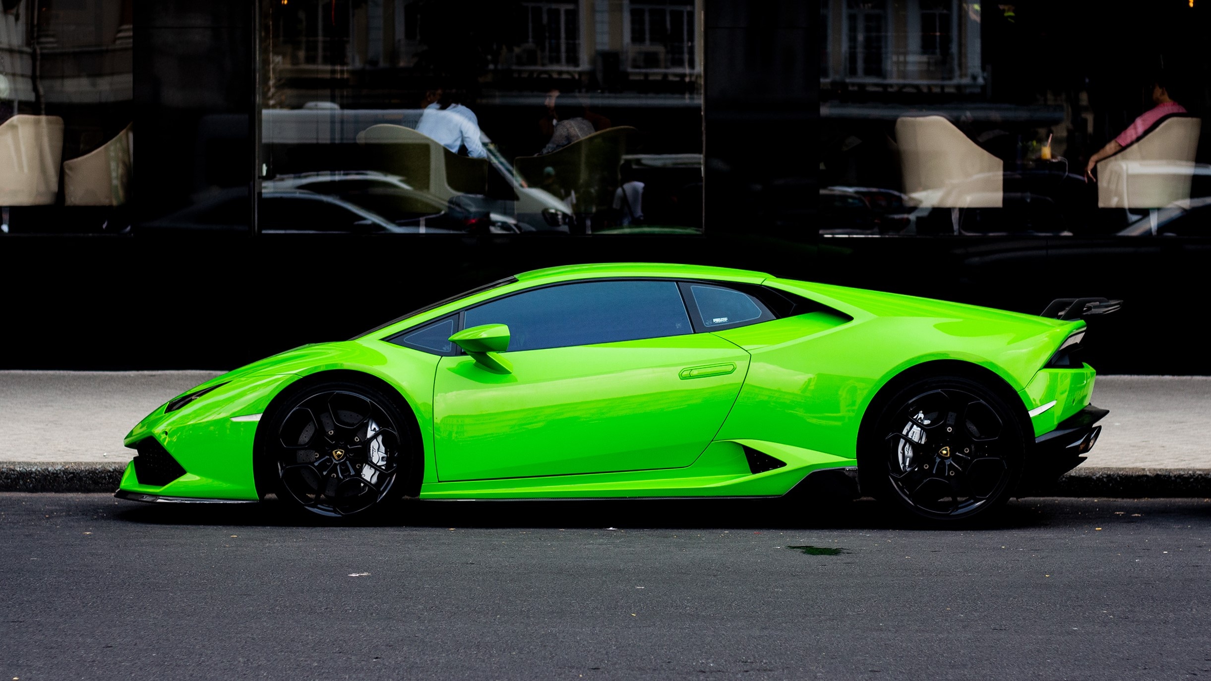 Bo doi Lamborghini Huracan mau com noi bat anh 2