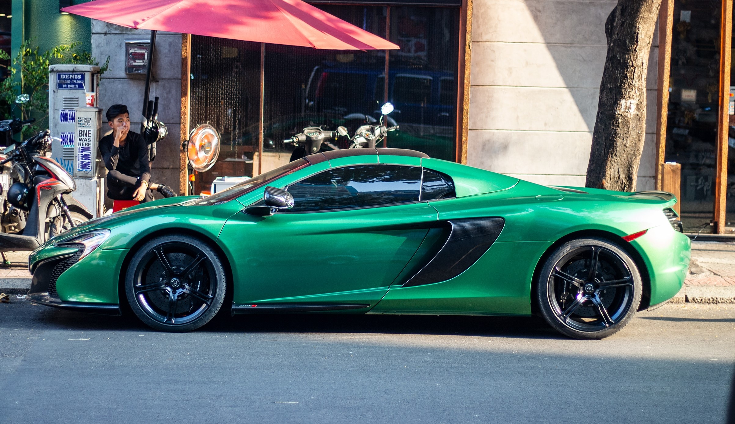 McLaren 650S Spider đổi màu ảnh 2 McLaren 650S Spider doi mau anh 2