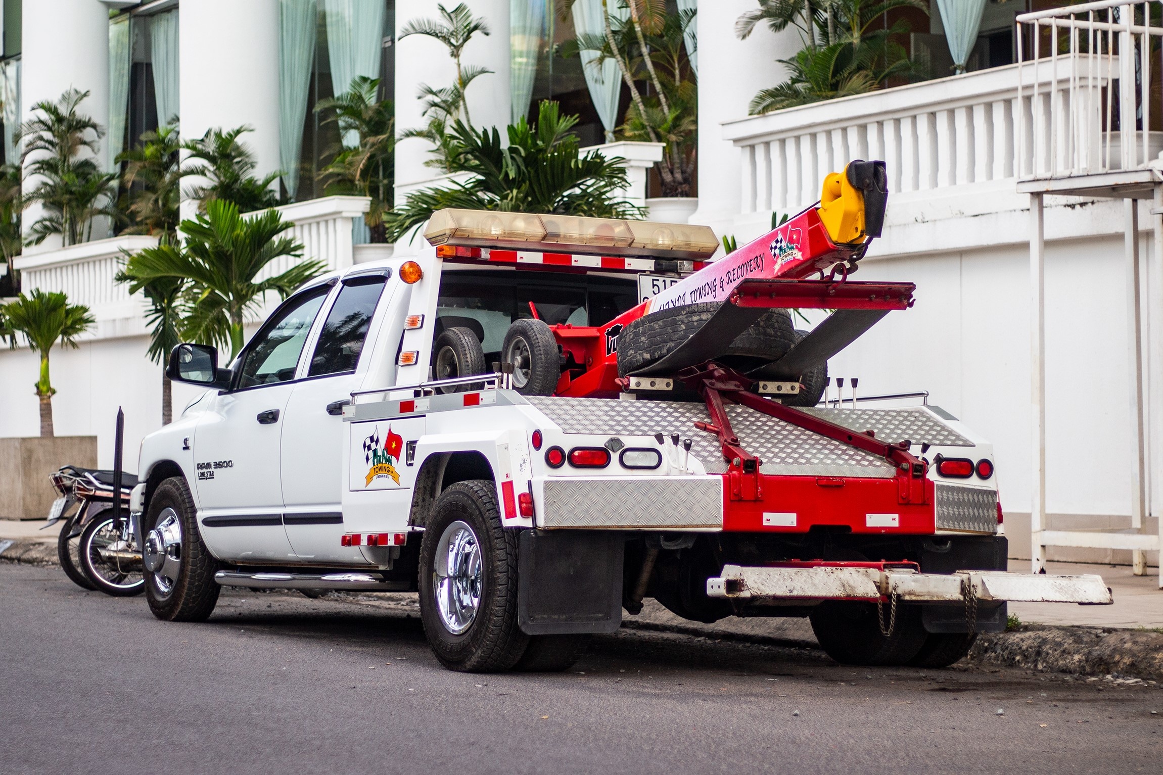 Dodge Ram 3500 lam xe cuu ho anh 2
