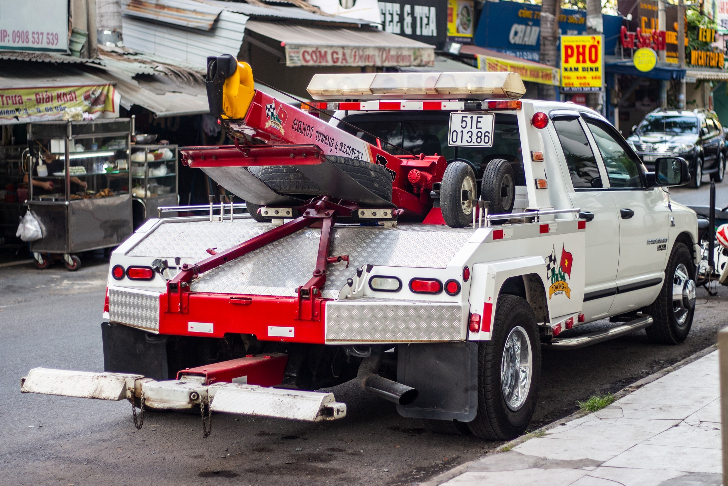 Ban tai 6 banh lam xe cuu ho tai TP.HCM hinh anh