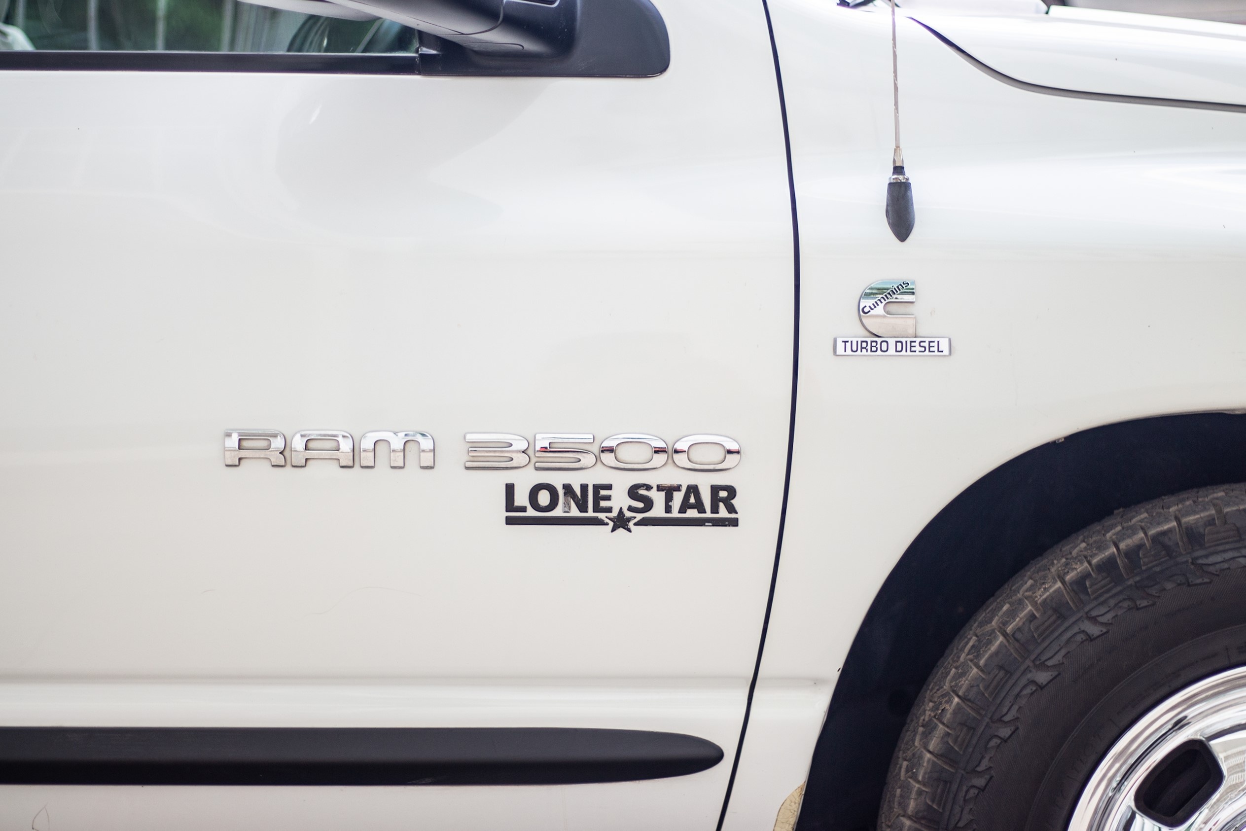 Dodge Ram 3500 lam xe cuu ho anh 11