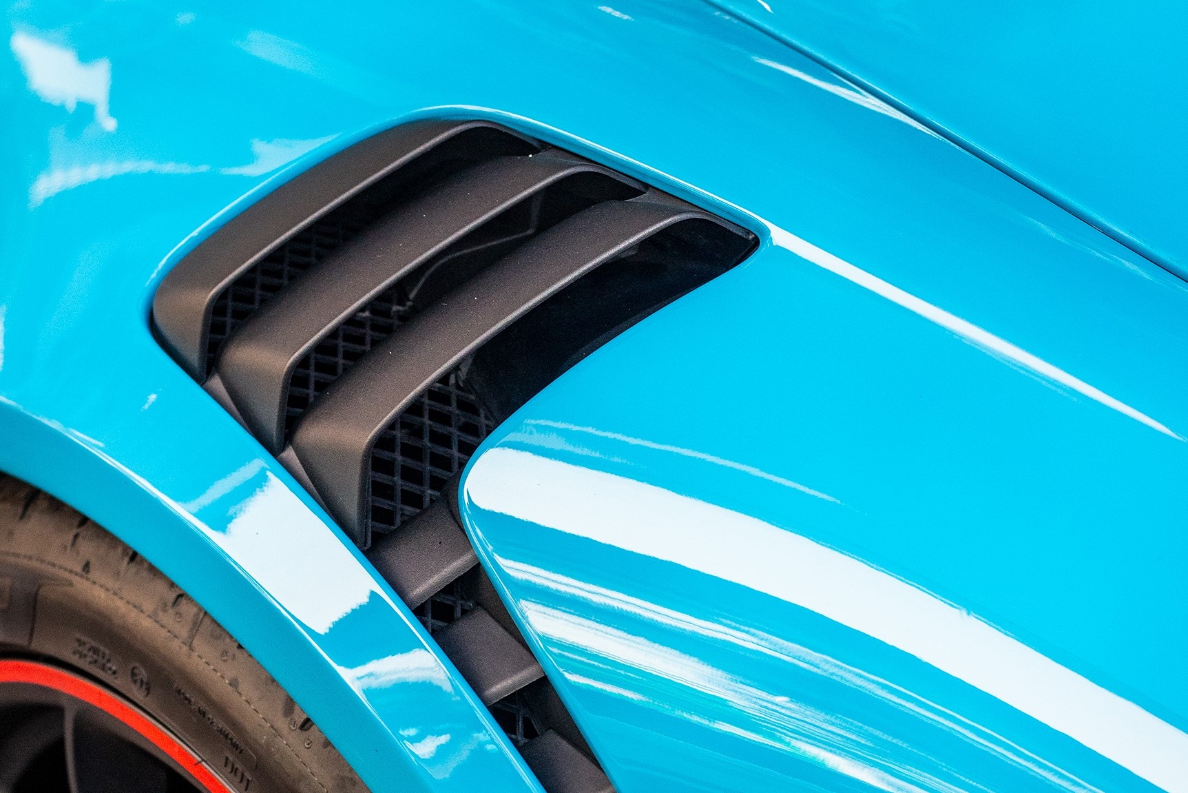 Porsche 911 GT3 RS mau doc anh 9