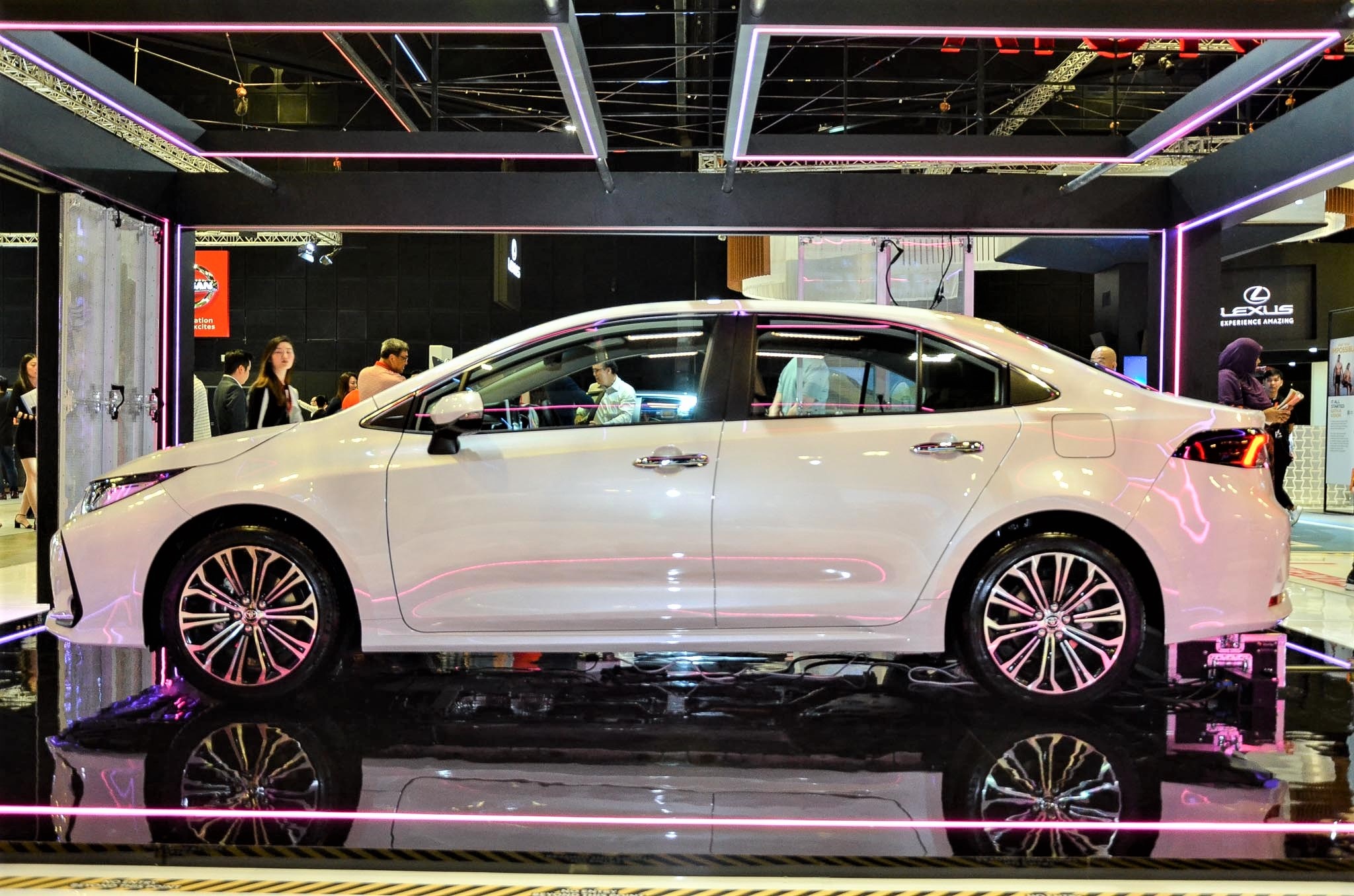 Nhung mau xe dang chu y tai Singapore Motor Show anh 2