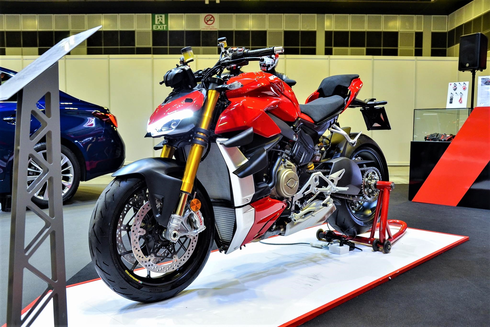 Ducati Streetfighter V4 2020 ra mat anh 2