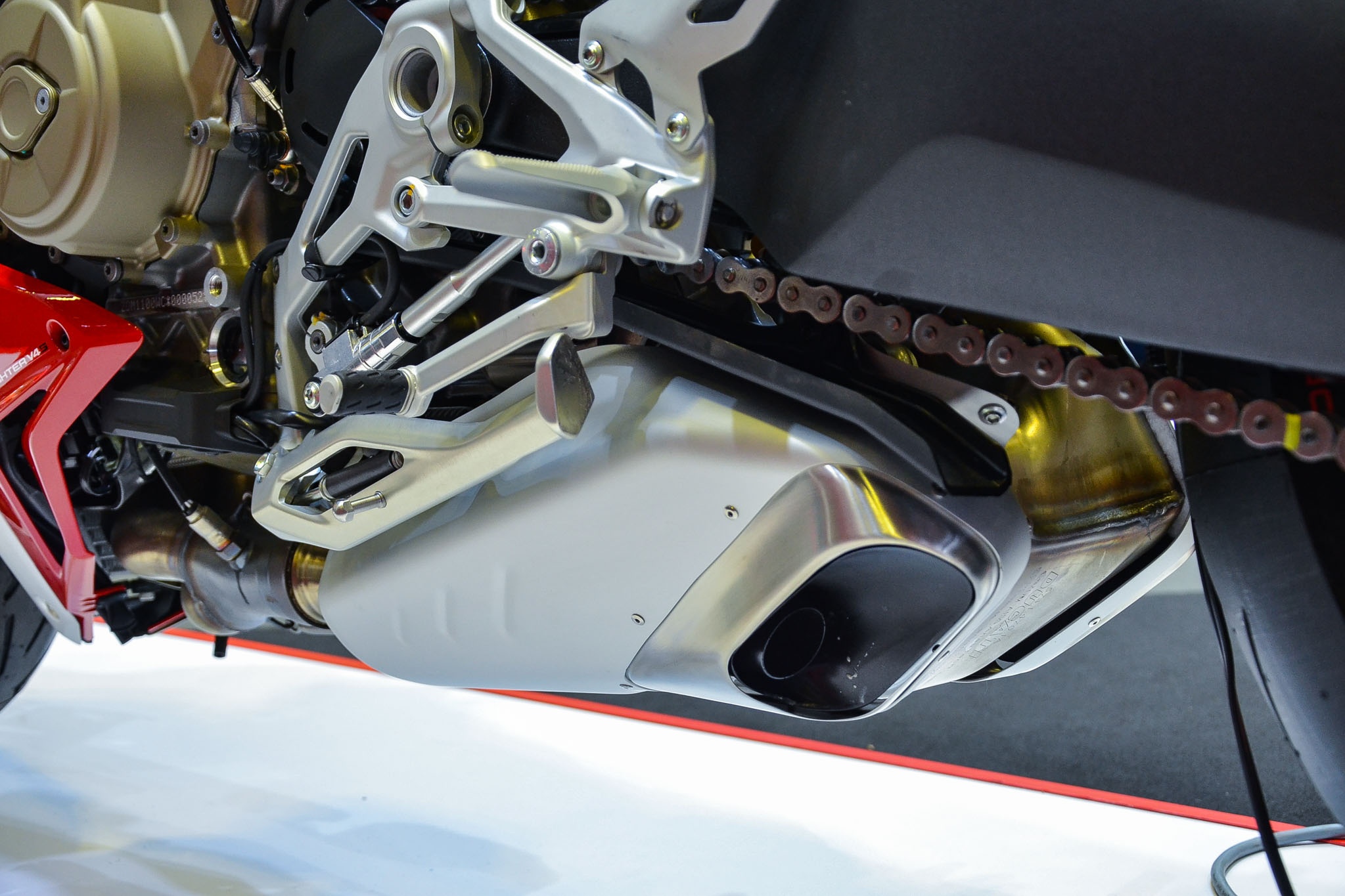 Ducati Streetfighter V4 2020 ra mat anh 11