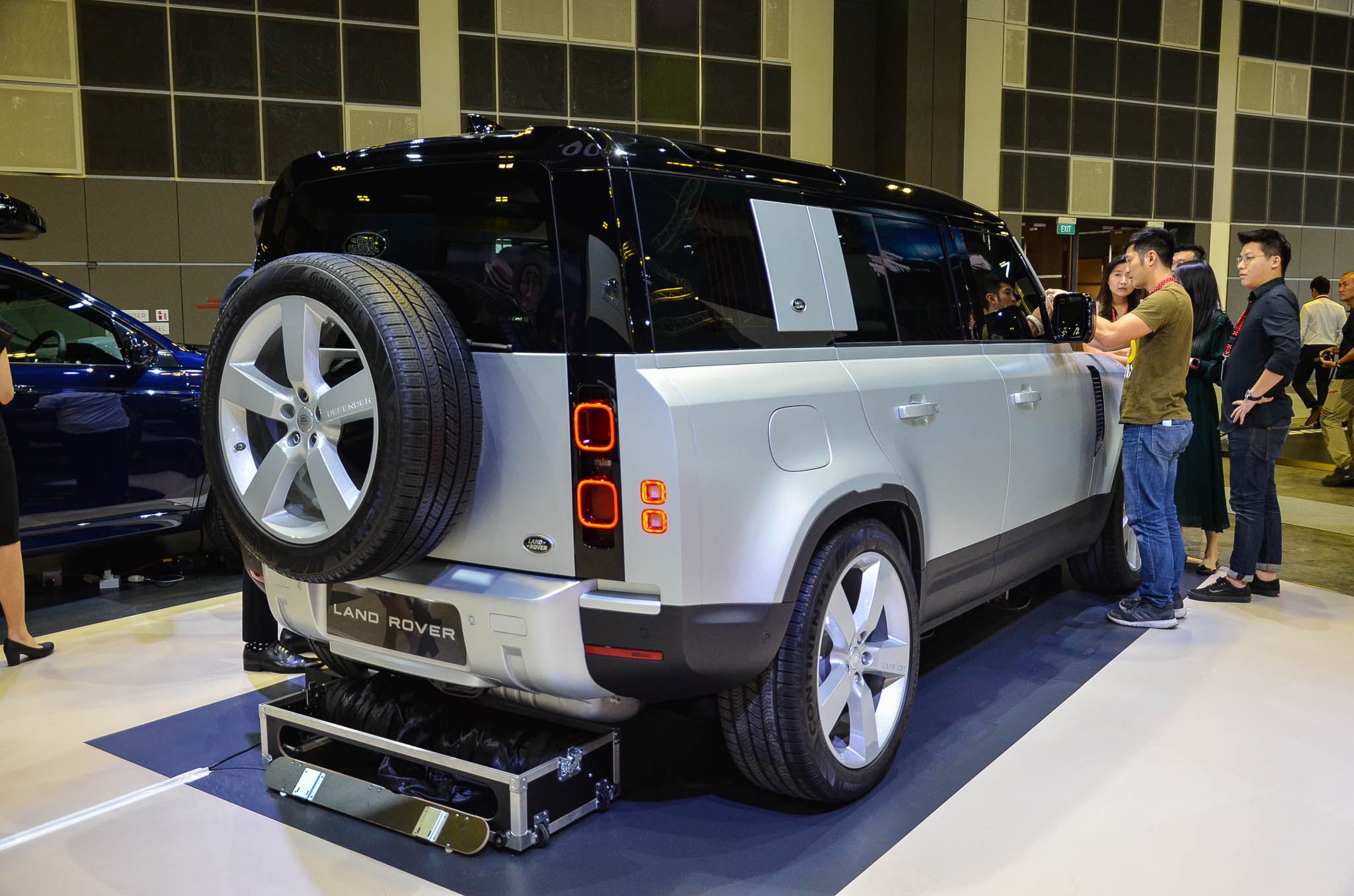 Land Rover Defender 2020 ra mat anh 12