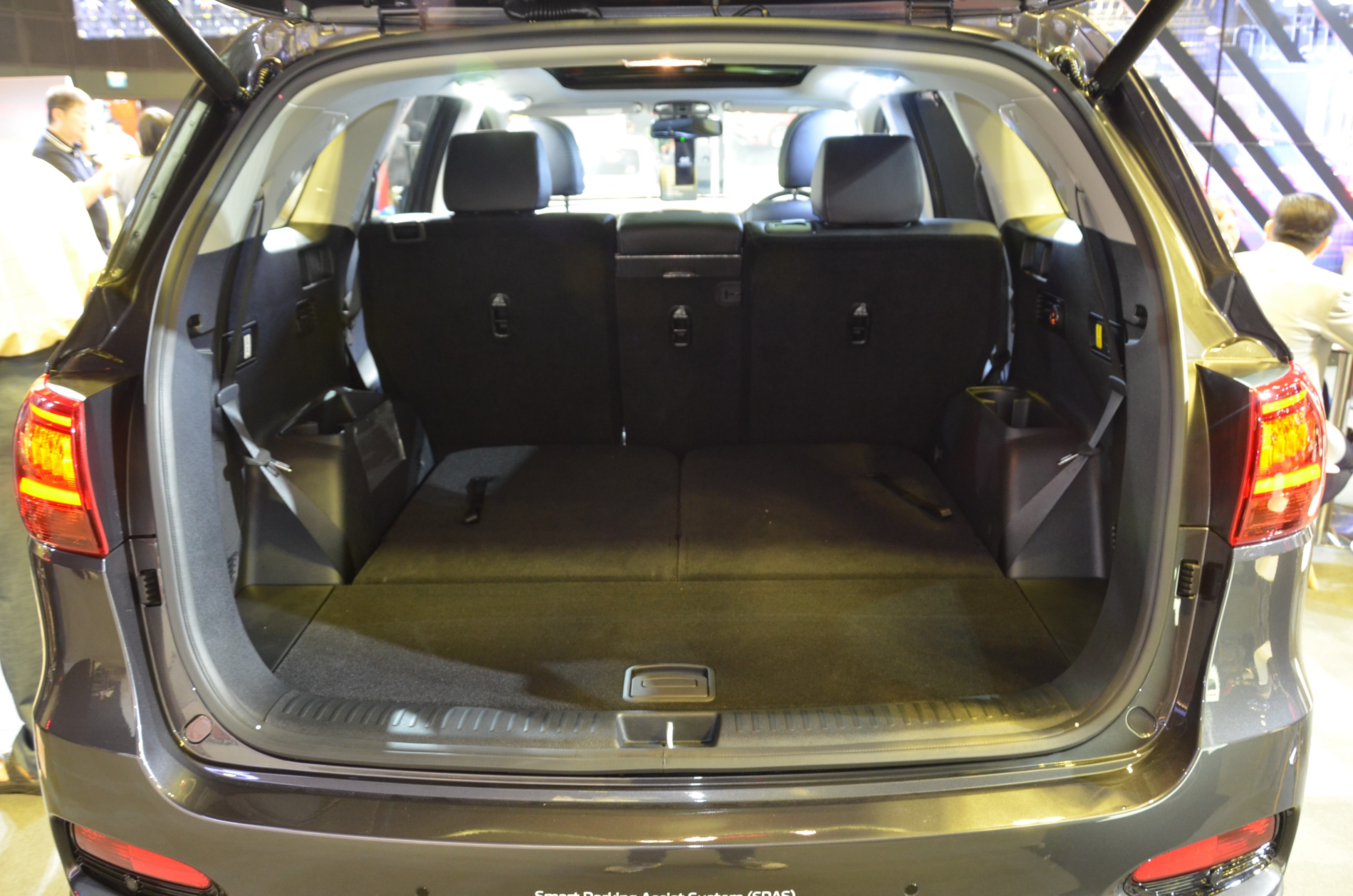 Kia Sorento ban nang cap ra mat anh 8