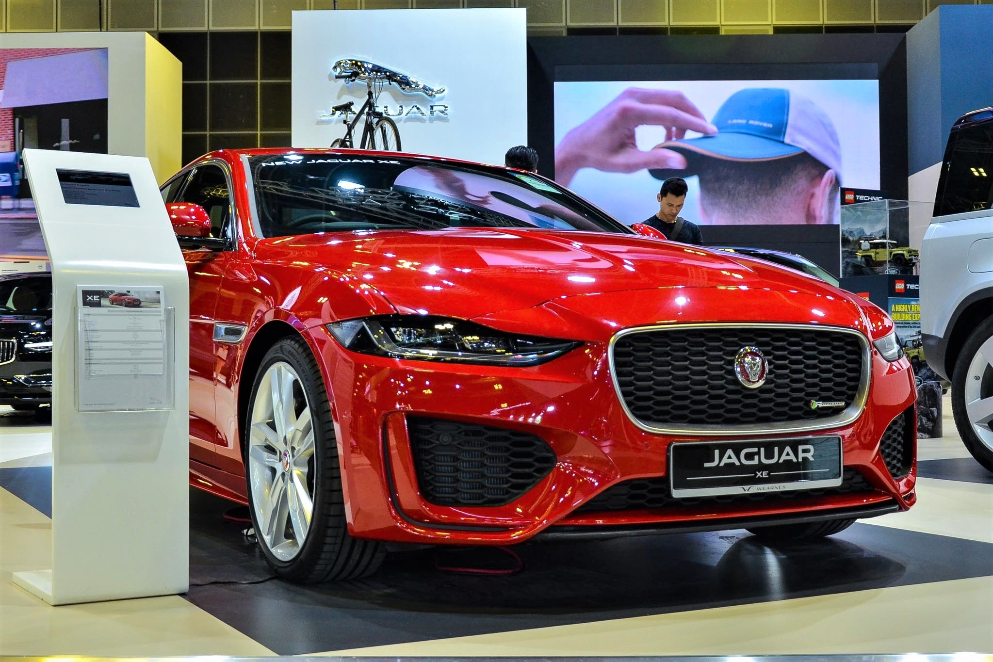 Jaguar XE ra mat Dong Nam A anh 1
