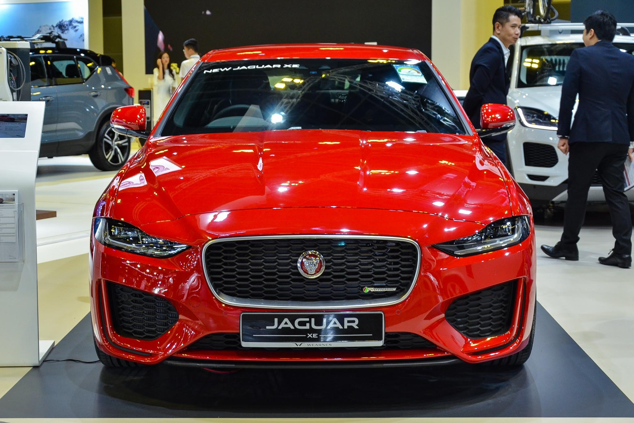 Jaguar XE ra mat Dong Nam A anh 2