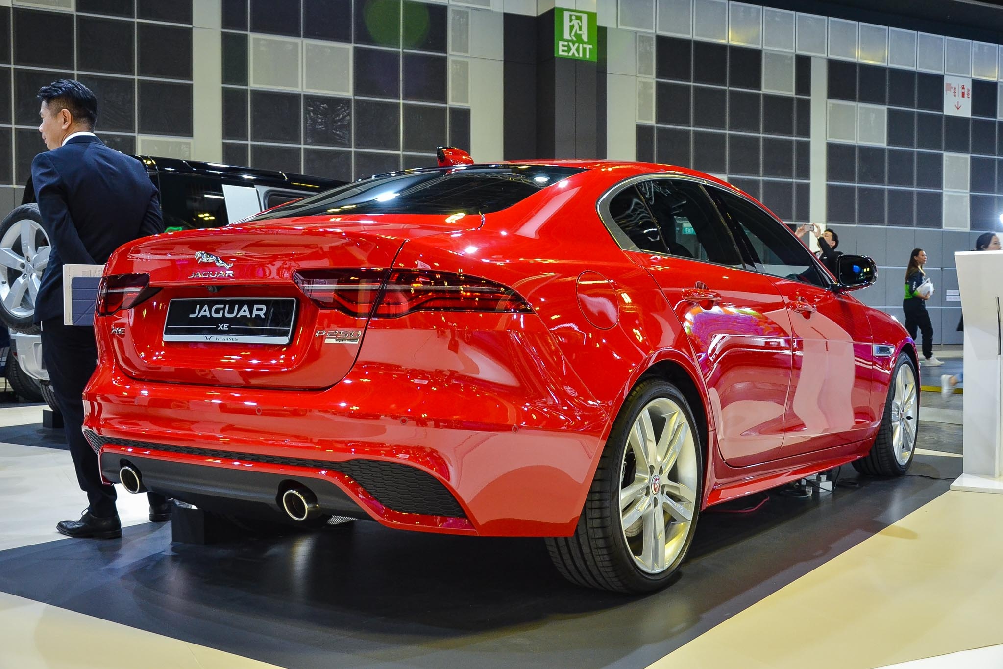 Jaguar XE ra mat Dong Nam A anh 5