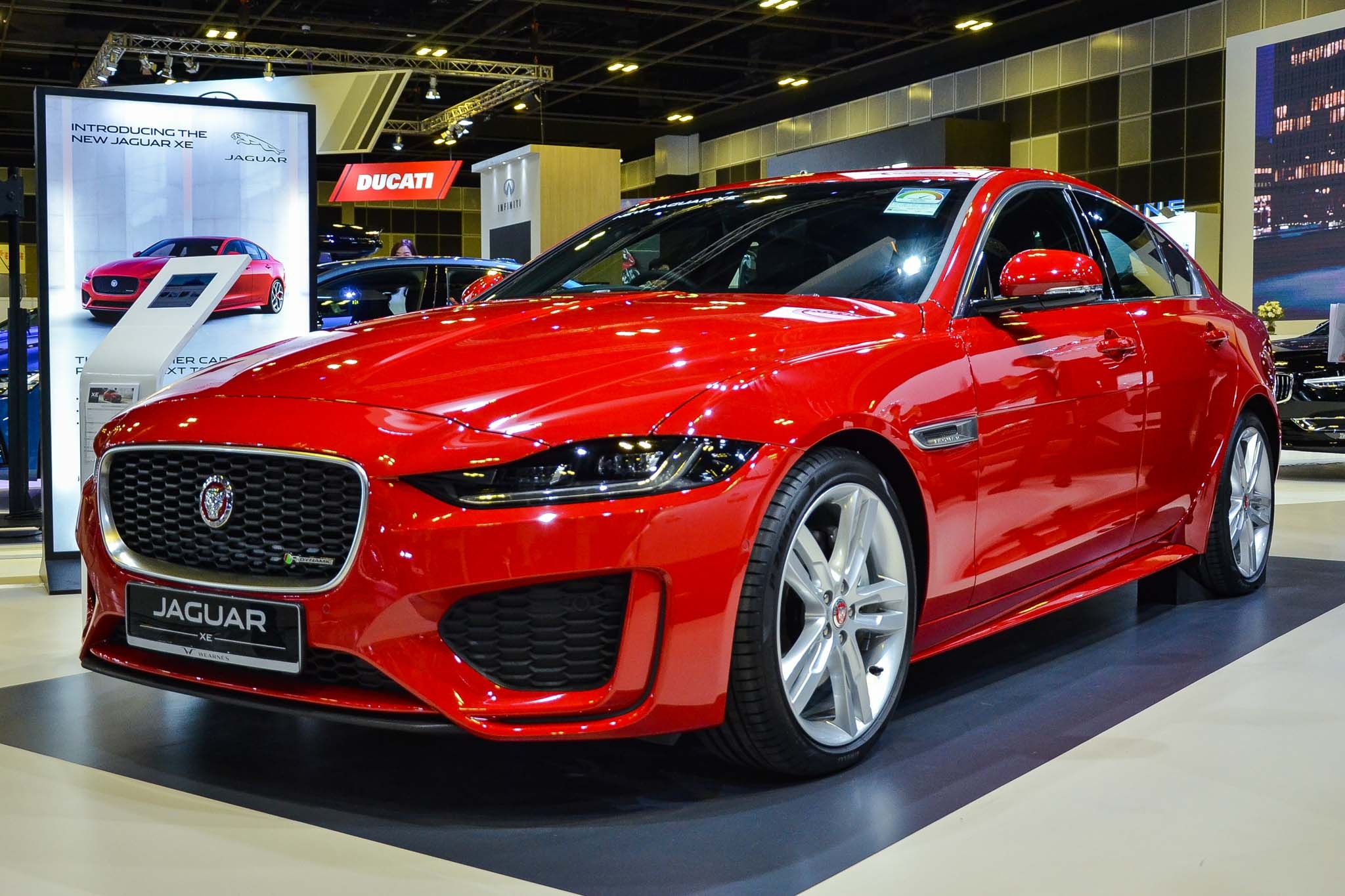 Jaguar XE ra mat Dong Nam A anh 12