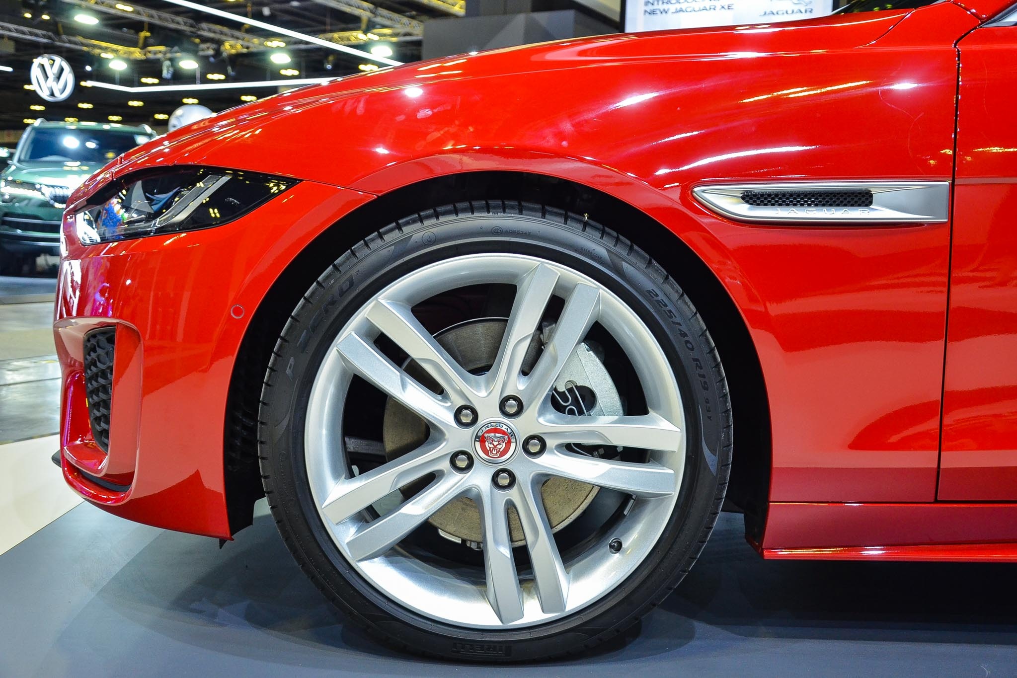 Jaguar XE ra mat Dong Nam A anh 6