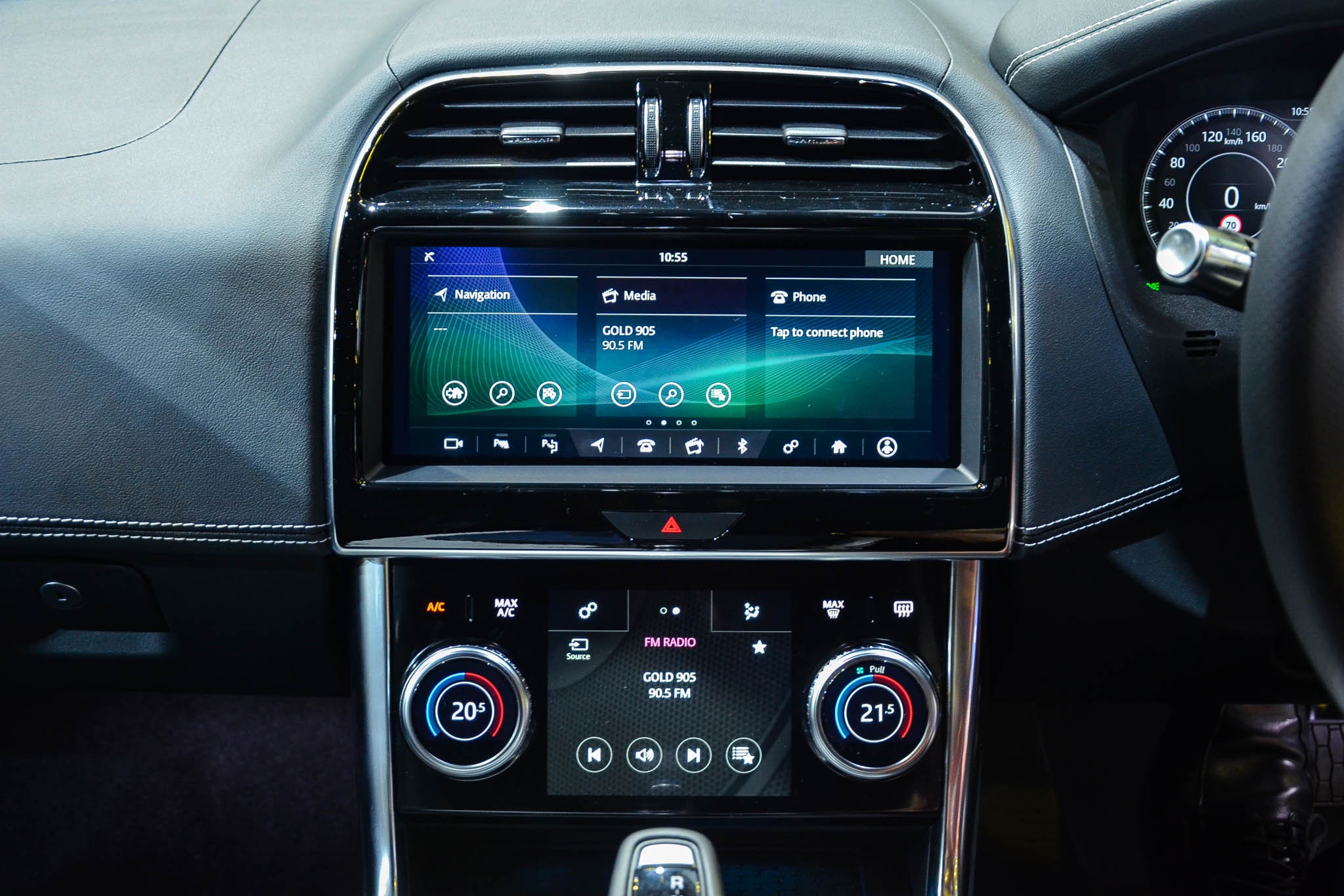 Jaguar XE ra mat Dong Nam A anh 9