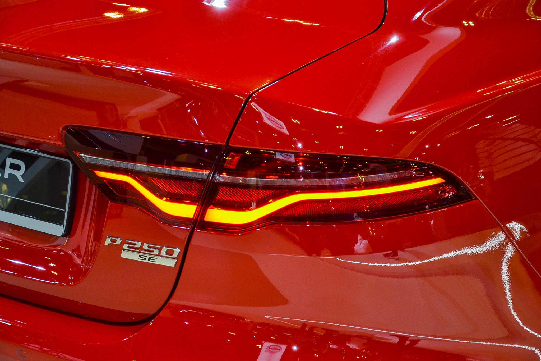 Jaguar XE ra mat Dong Nam A anh 10