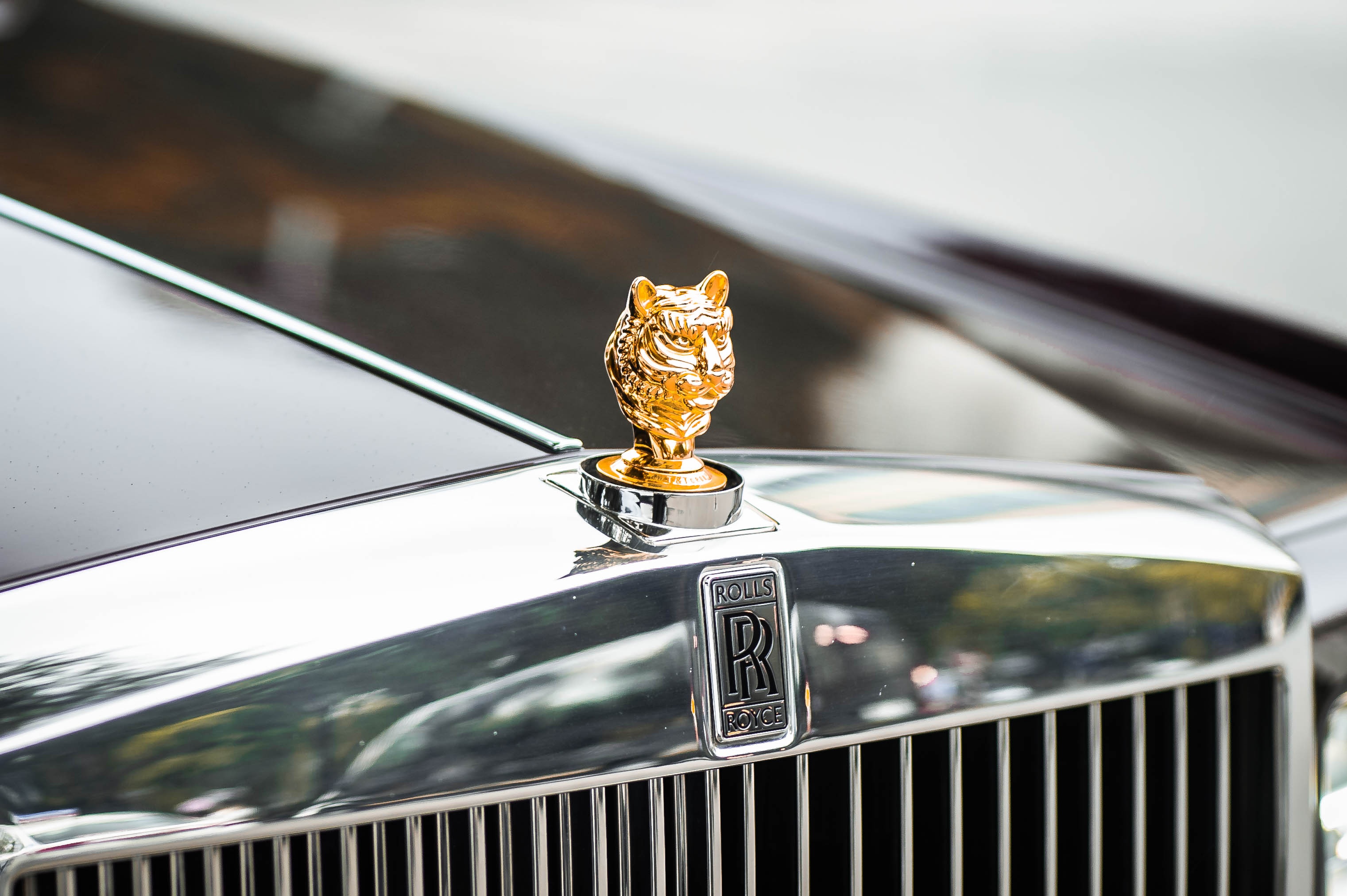 Rolls-Royce Phantom ban Hoa Binh Vinh Quang tai xuat anh 6