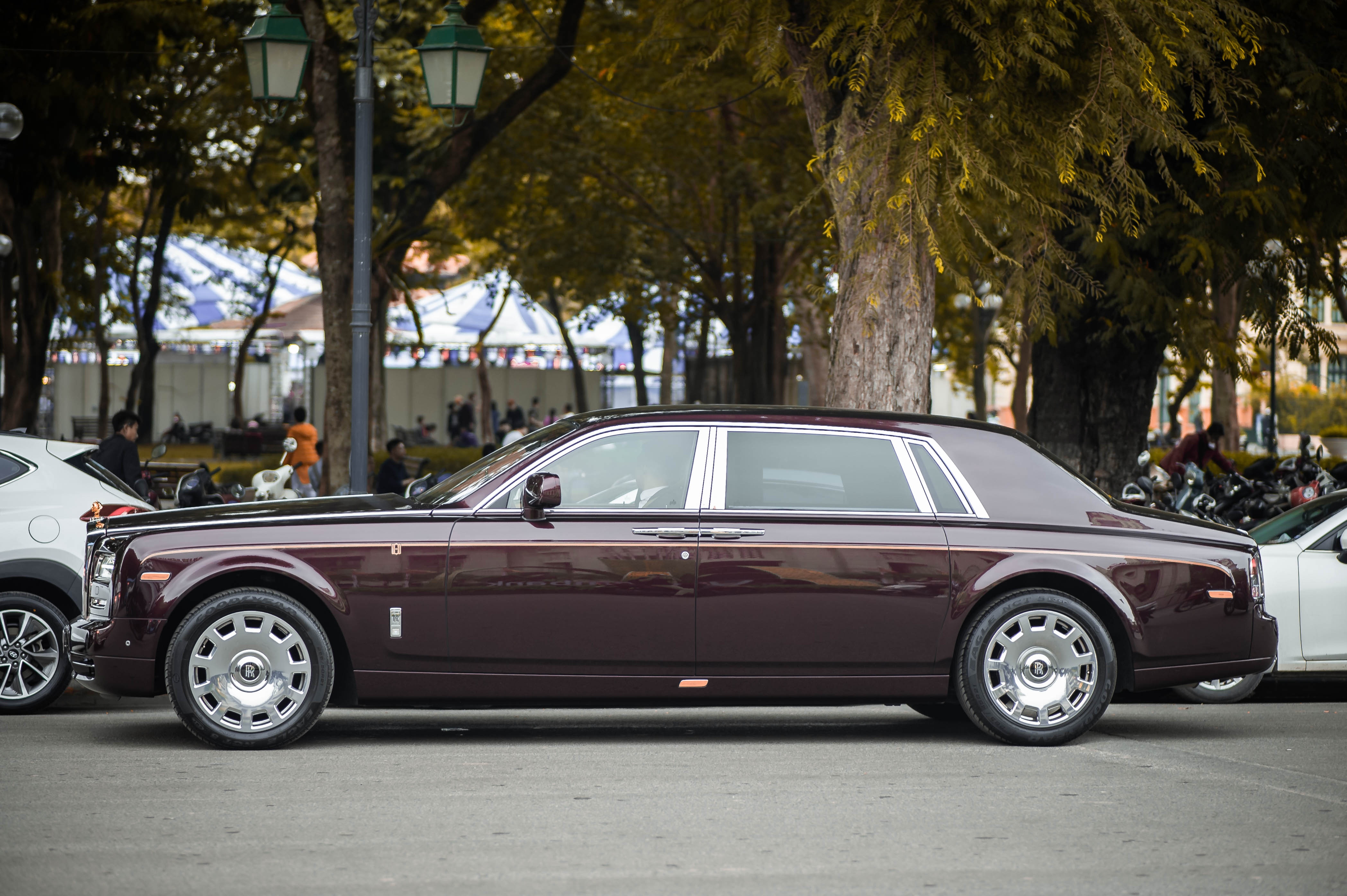 Rolls-Royce Phantom ban Hoa Binh Vinh Quang tai xuat anh 8