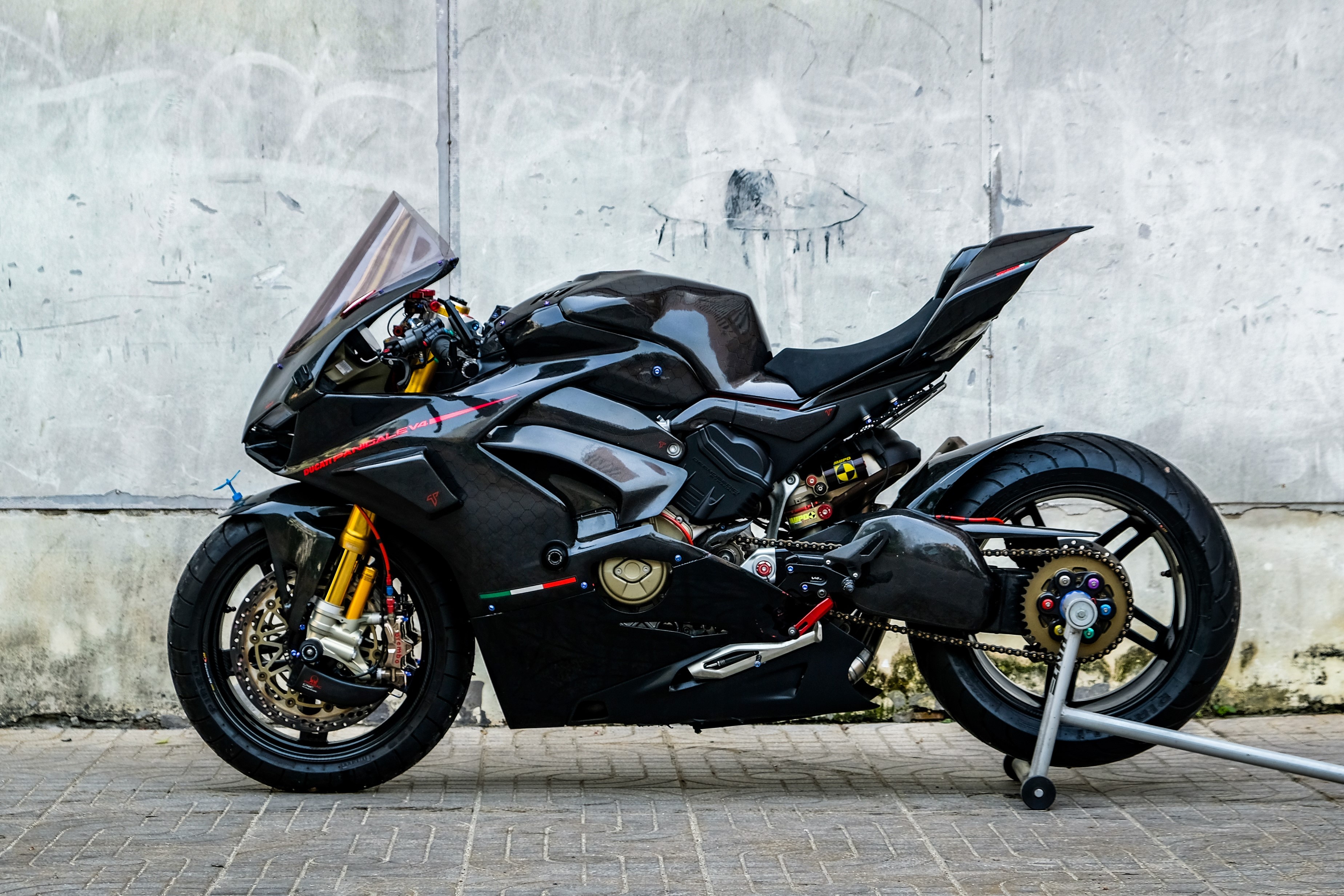 Ducati Panigale V4 do xe dua anh 4