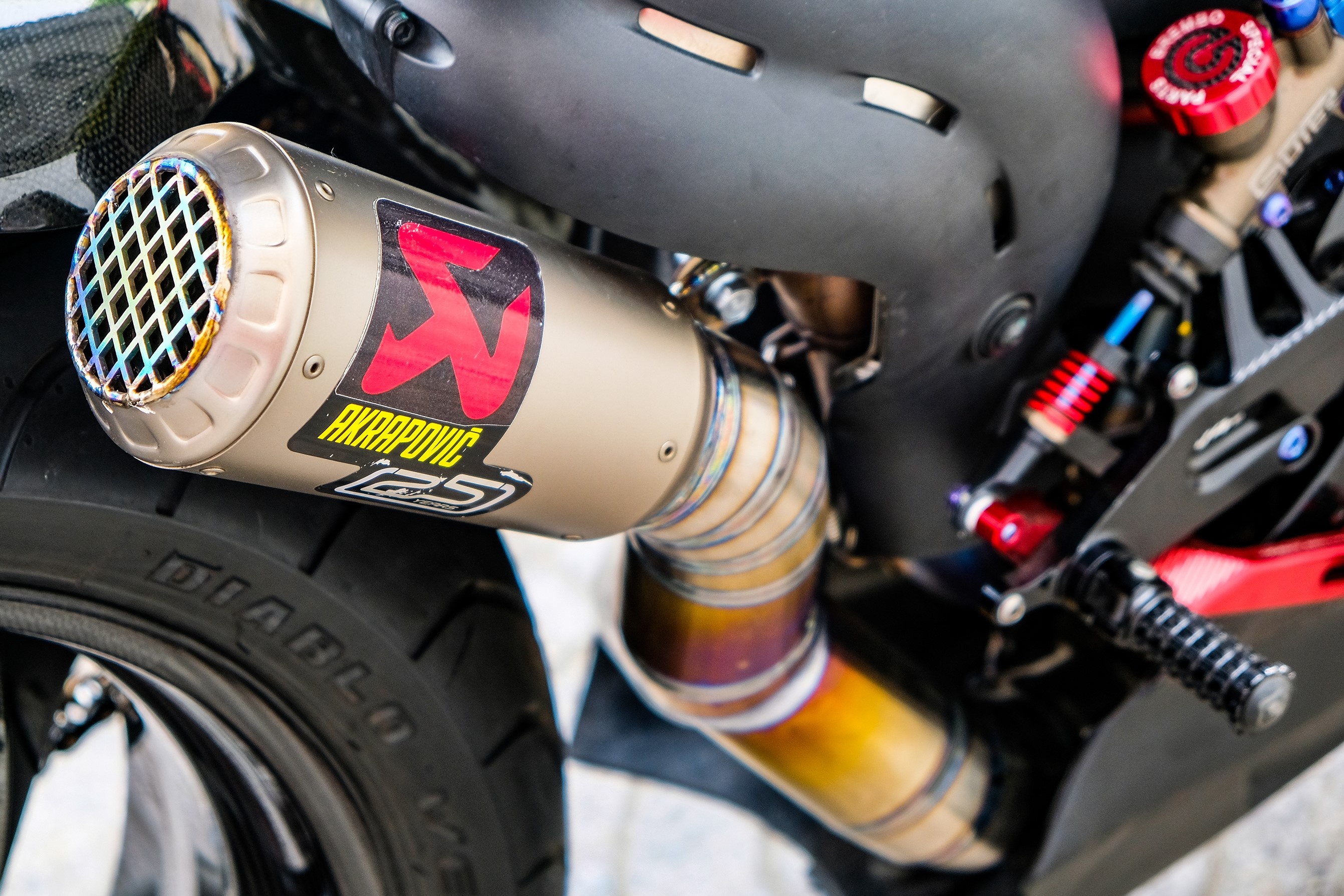 Ducati Panigale V4 do xe dua anh 19