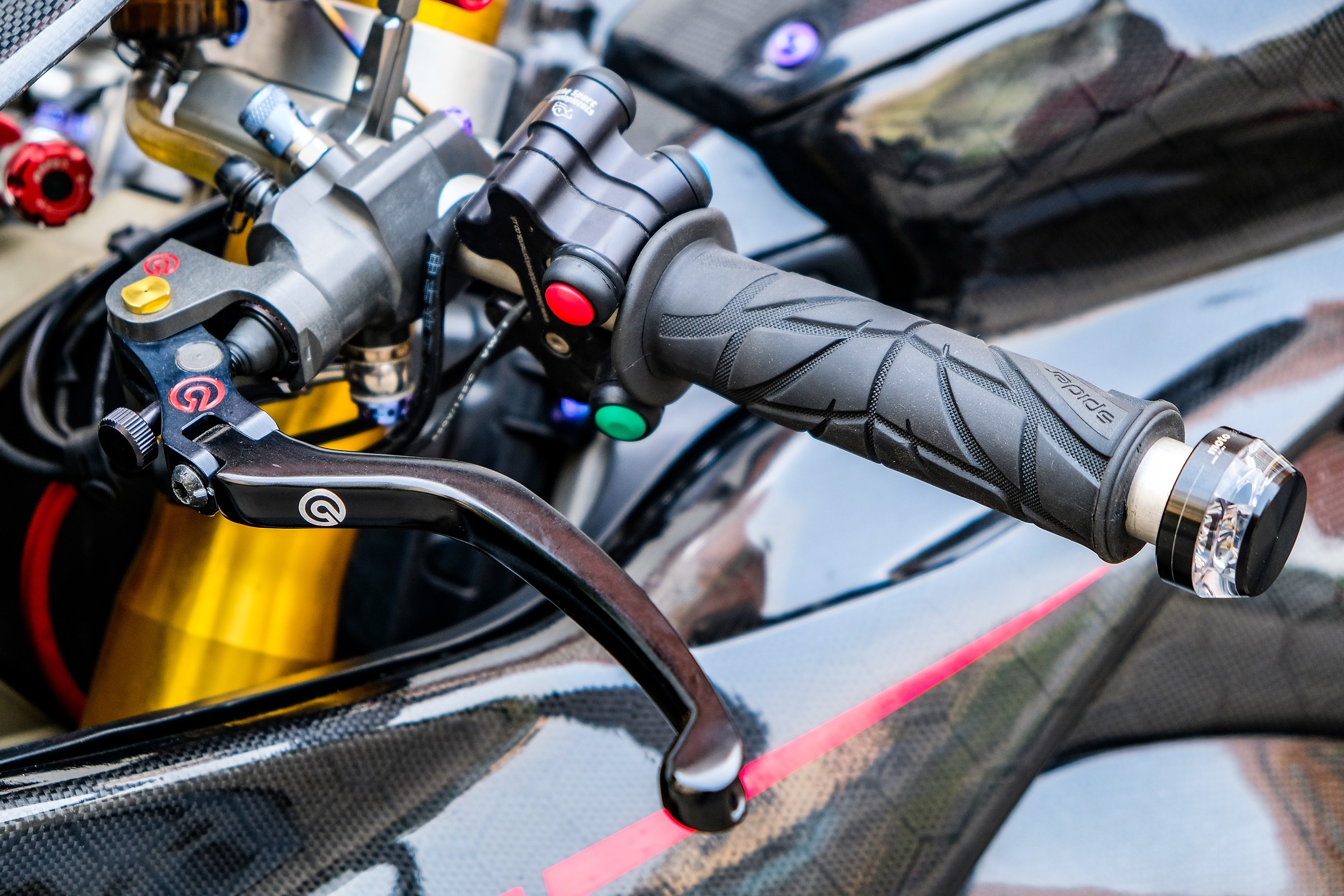 Ducati Panigale V4 do xe dua anh 8