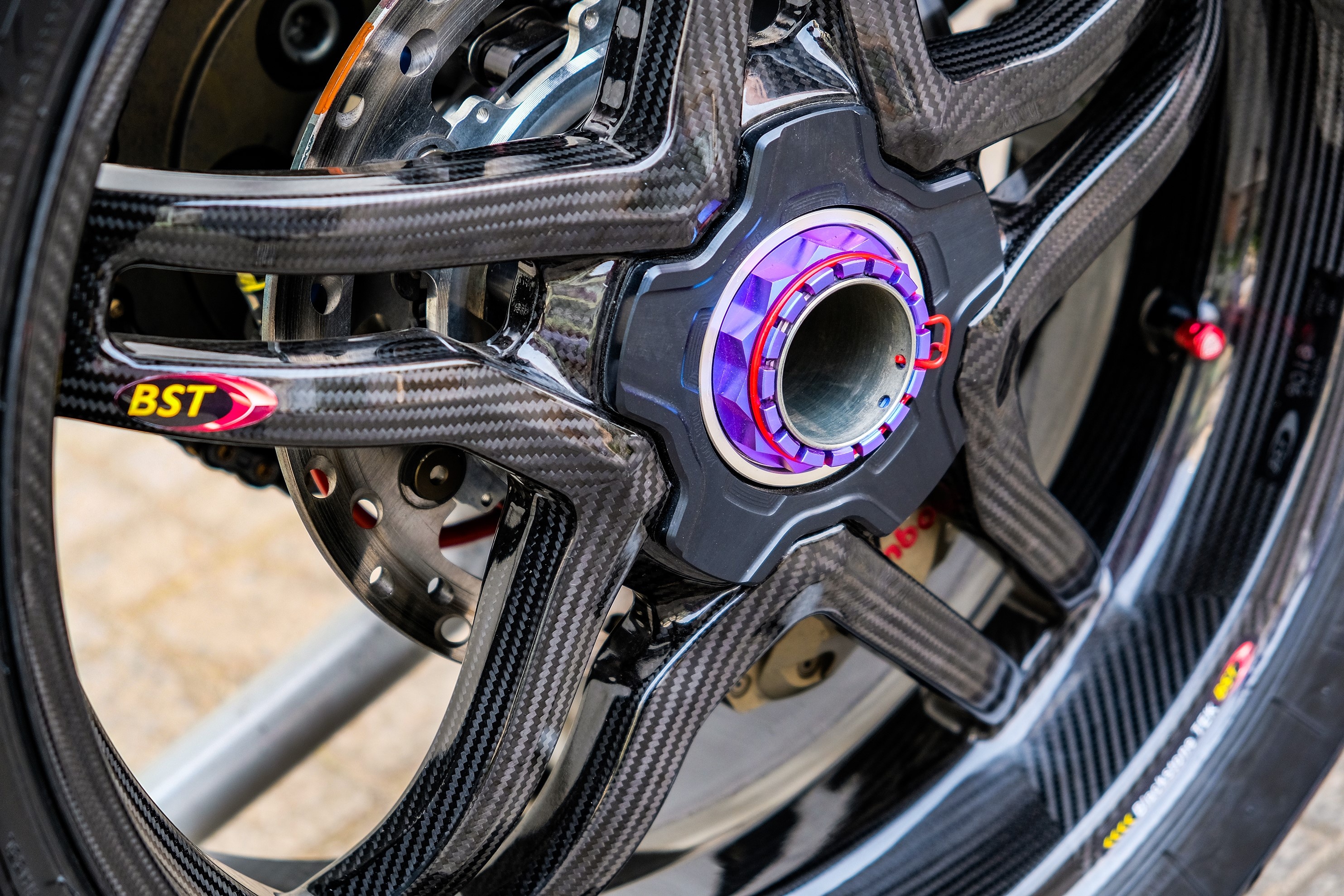 Ducati Panigale V4 do xe dua anh 16