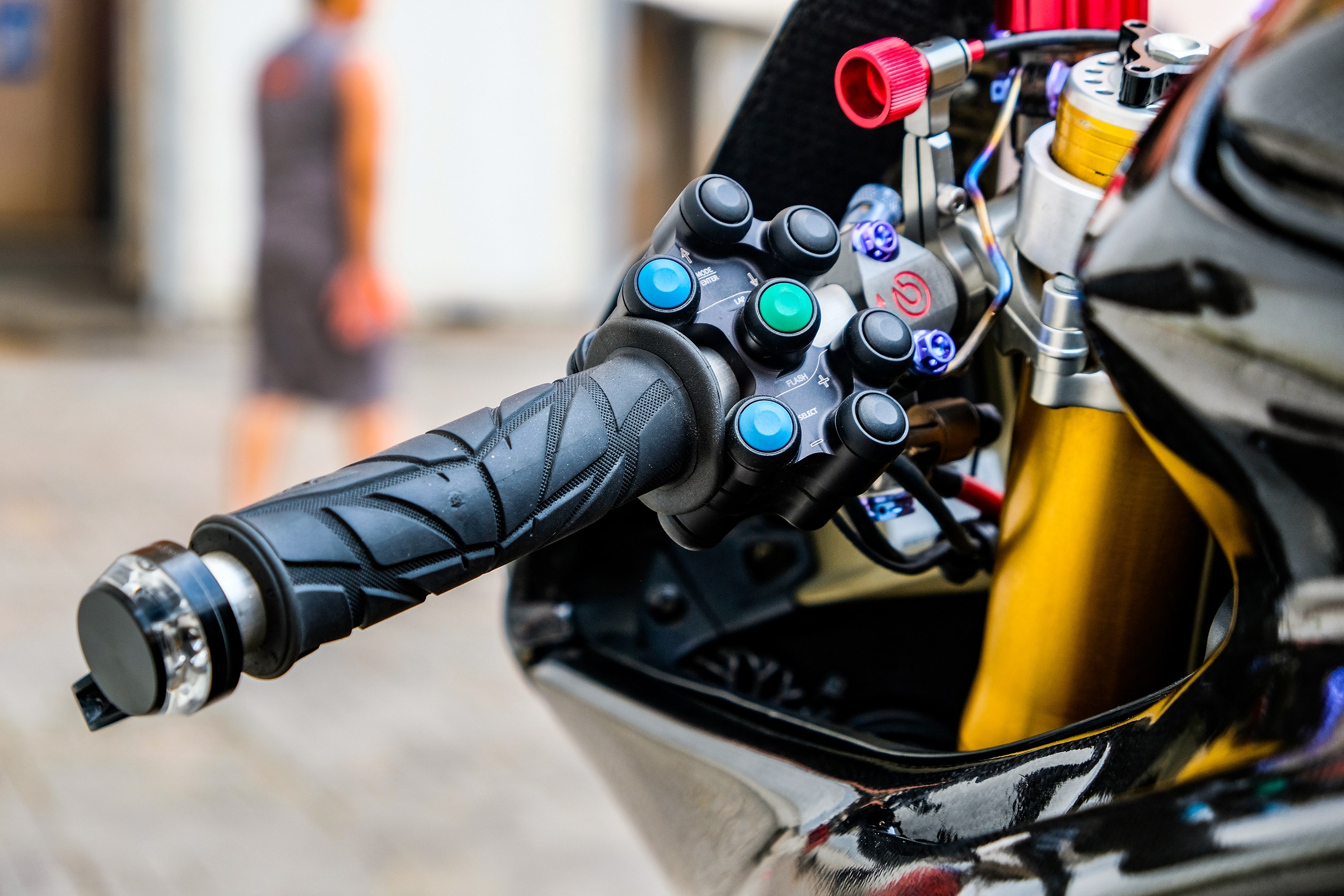 Ducati Panigale V4 do xe dua anh 9