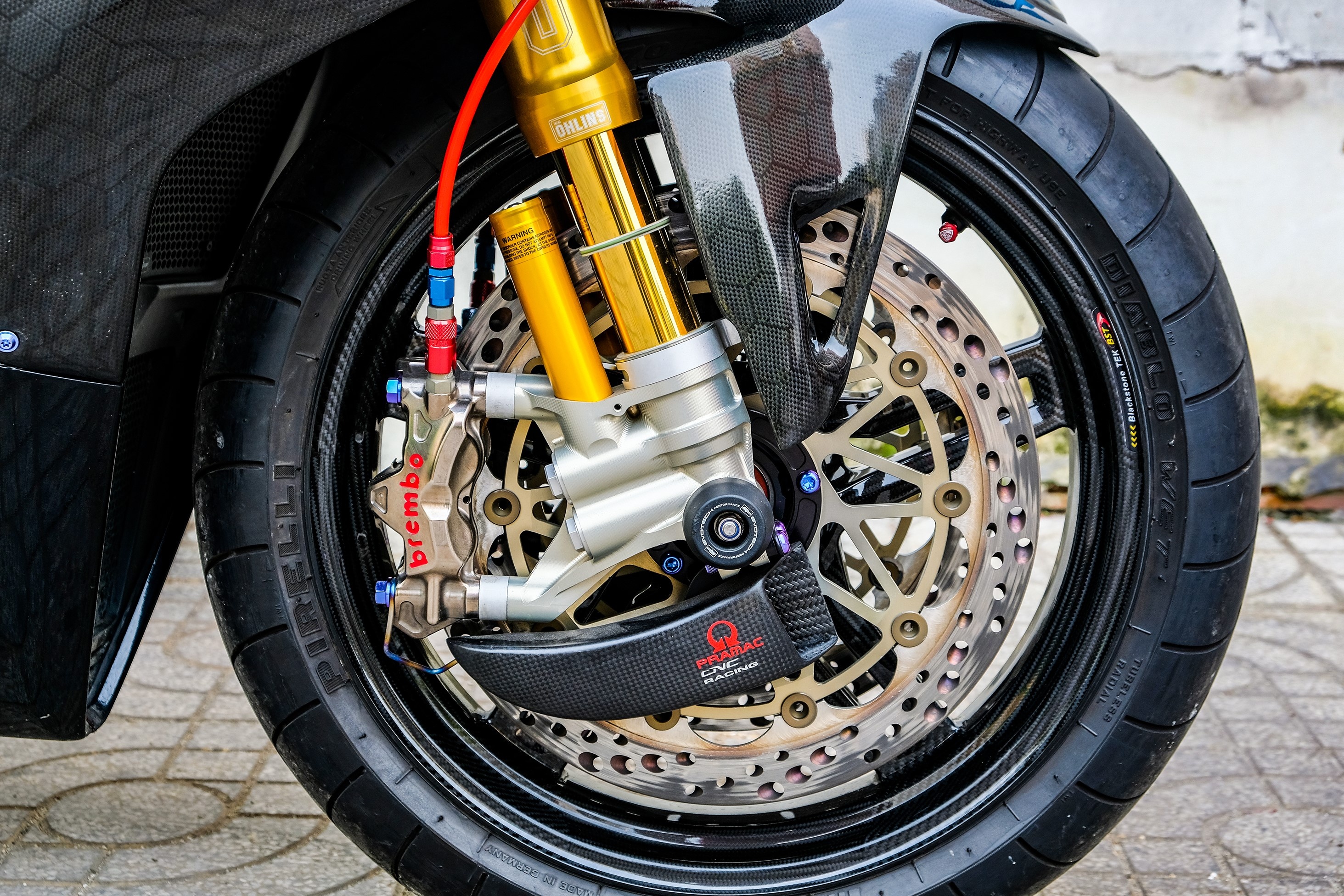 Ducati Panigale V4 do xe dua anh 14