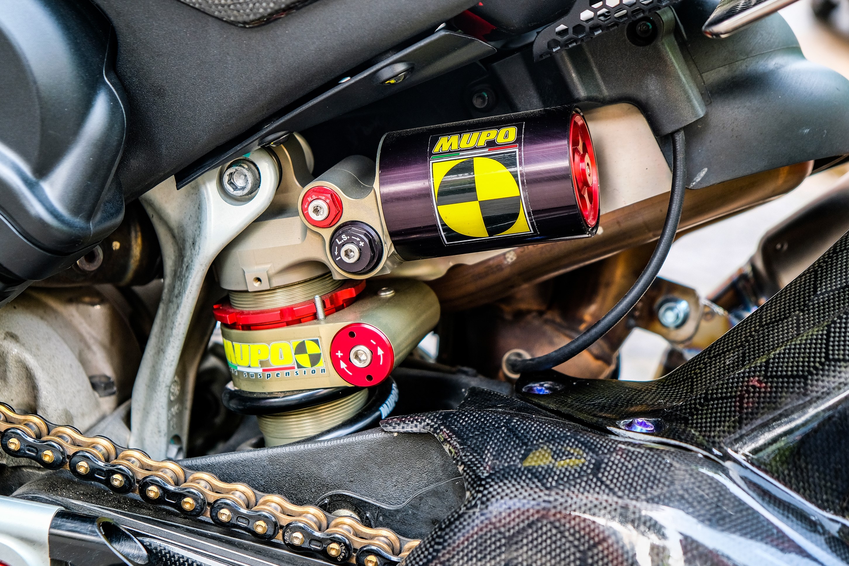 Ducati Panigale V4 do xe dua anh 18