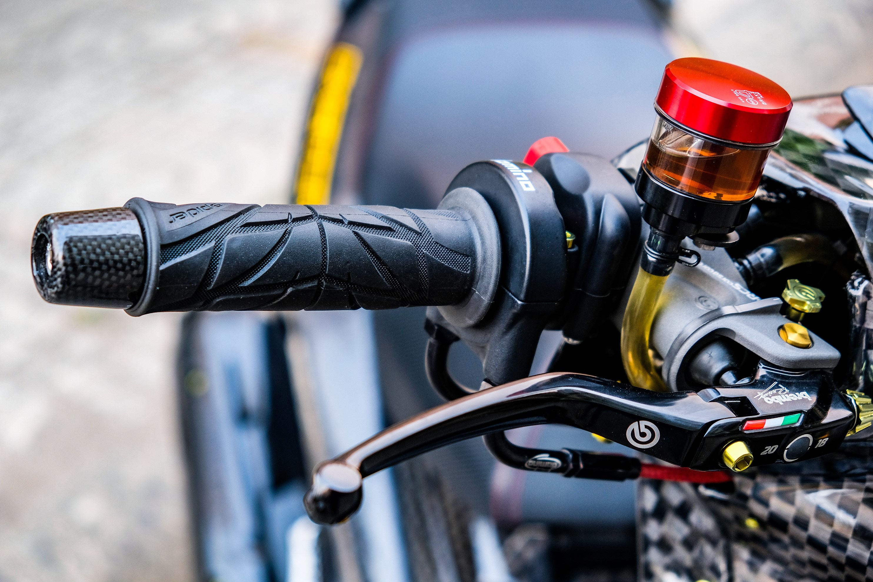 Yamaha Exciter do dan ao carbon anh 6