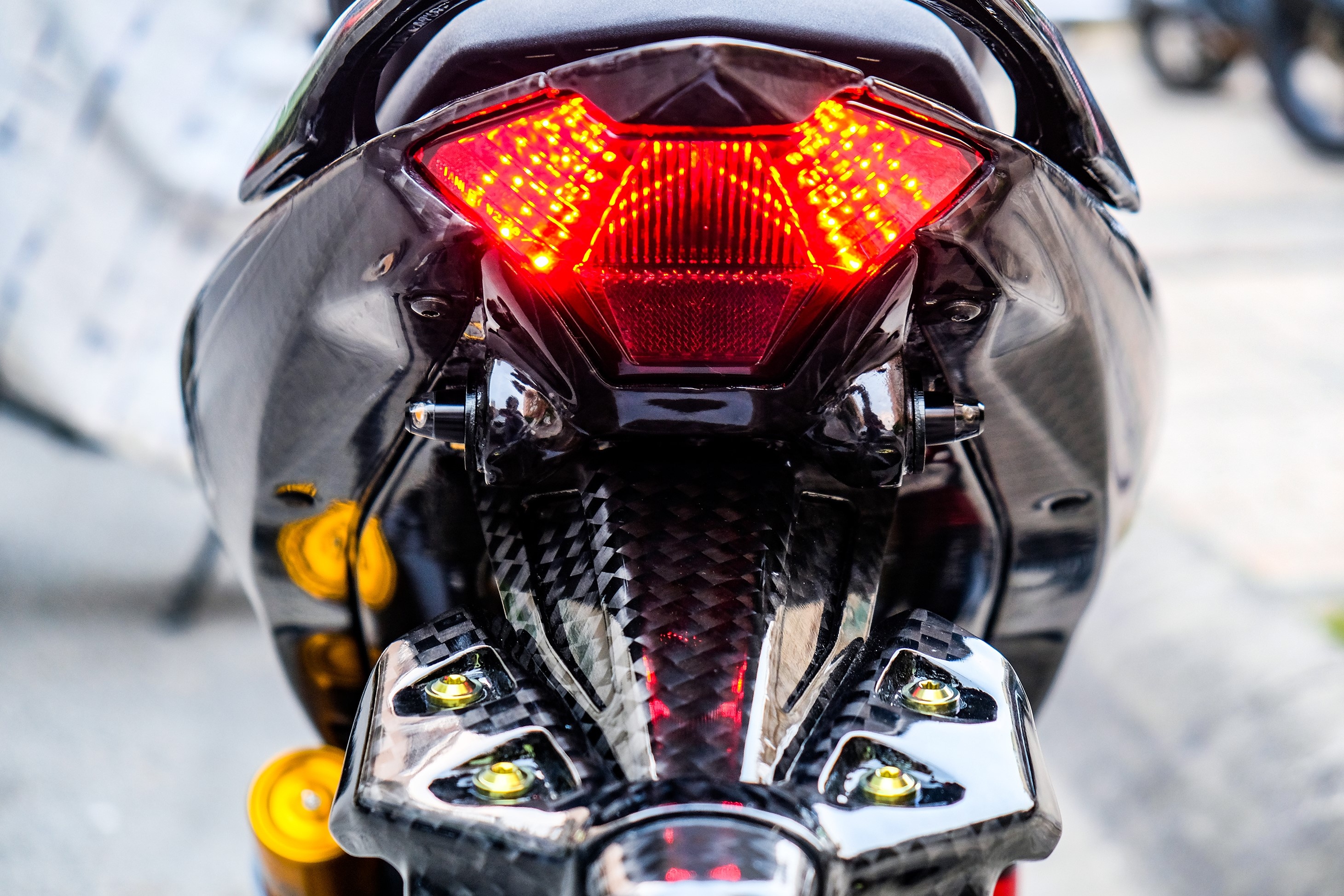 Yamaha Exciter do dan ao carbon anh 14