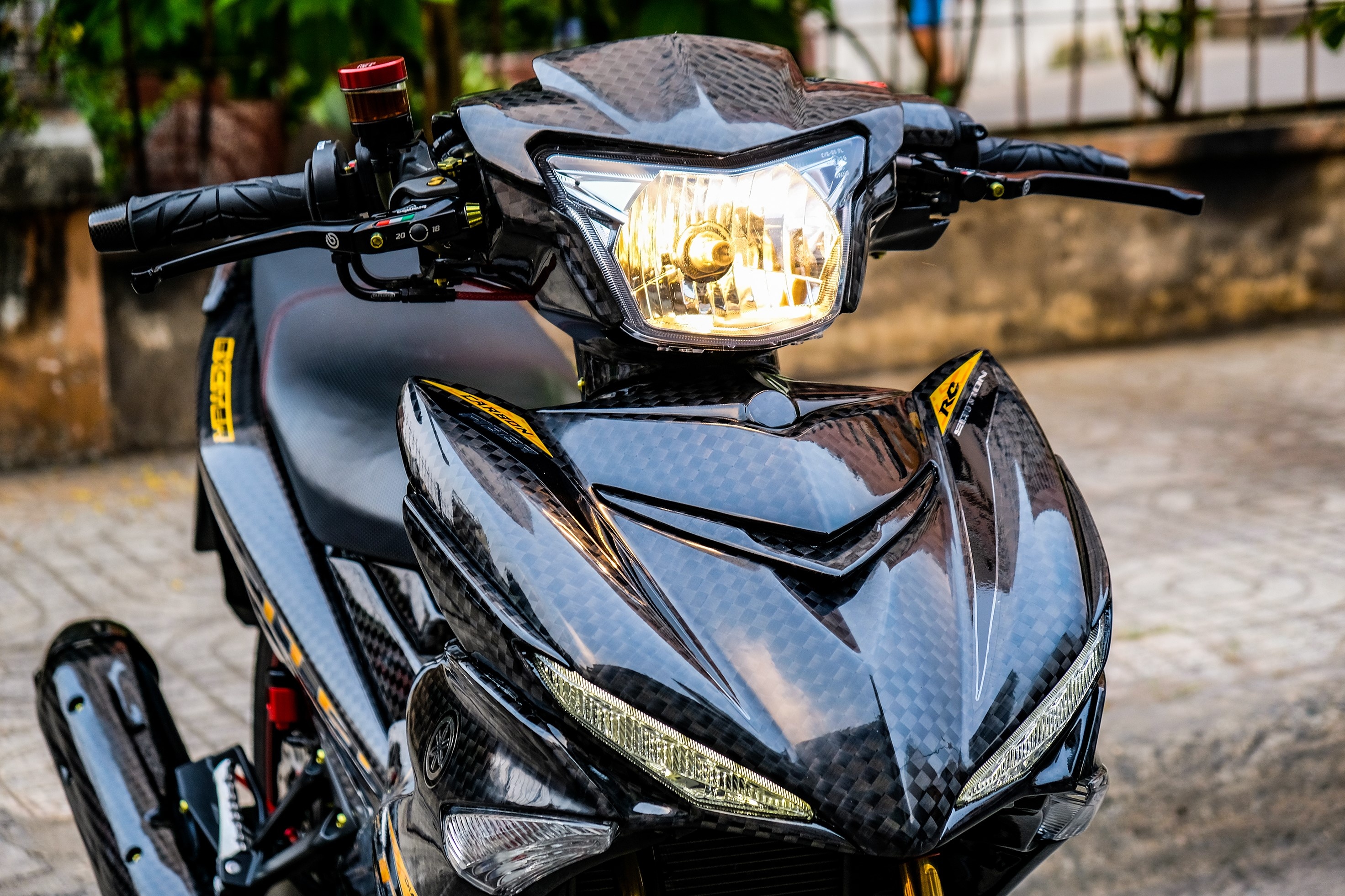 Yamaha Exciter do dan ao carbon anh 5