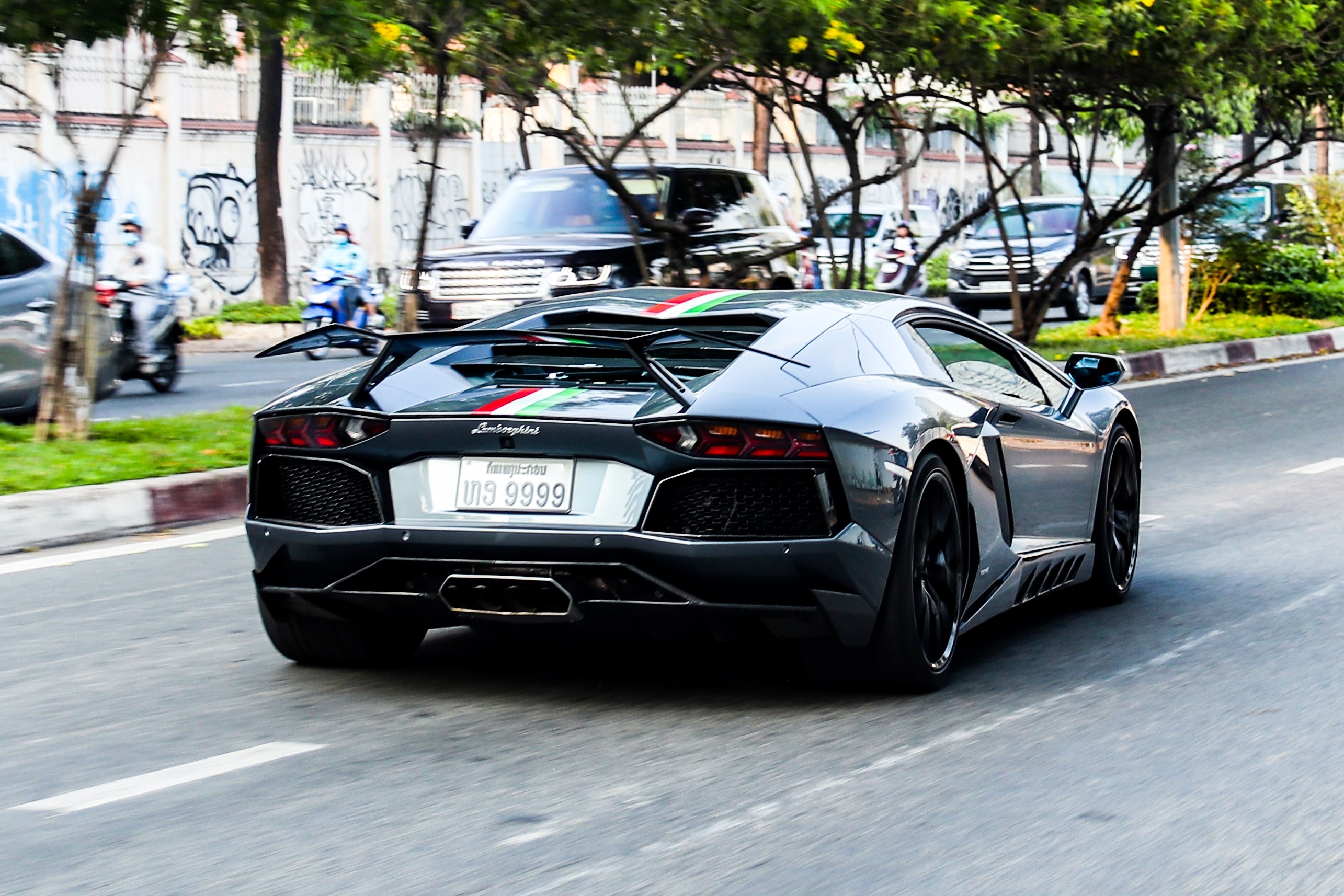 Lamborghini Aventador biển số tứ quý Lào ảnh 2 Lamborghini Aventador bien so tu quy Lao anh 2